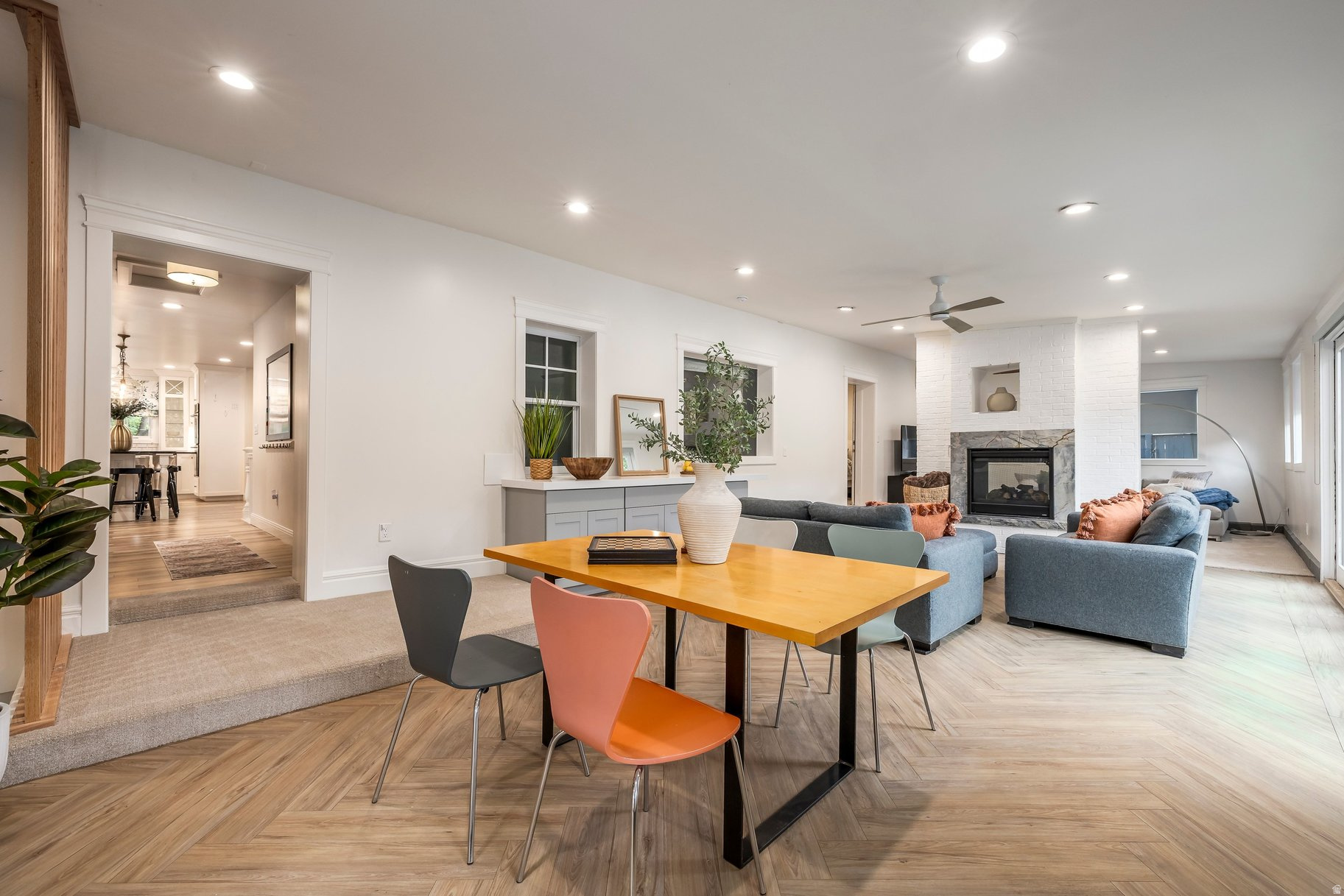 COUNTRY CLUB - Residential