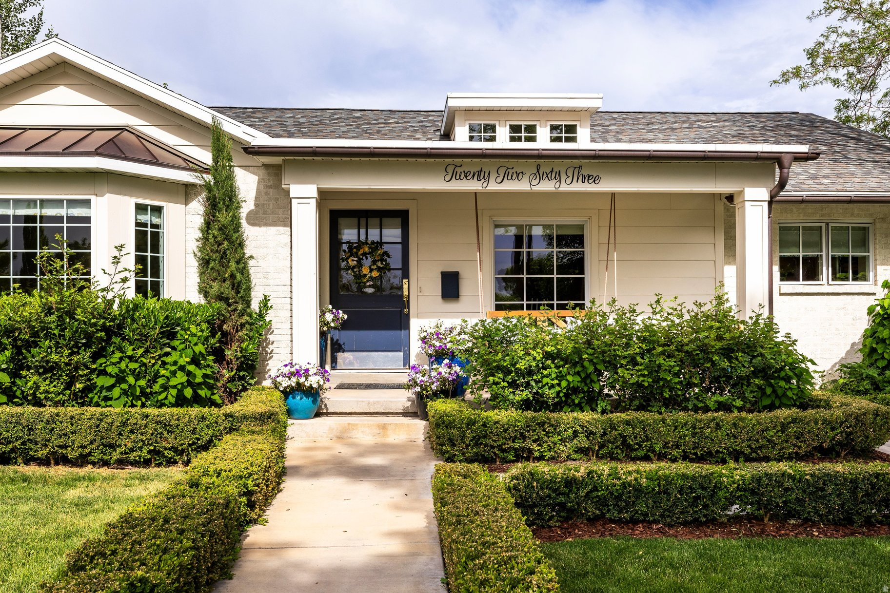 COUNTRY CLUB - Residential