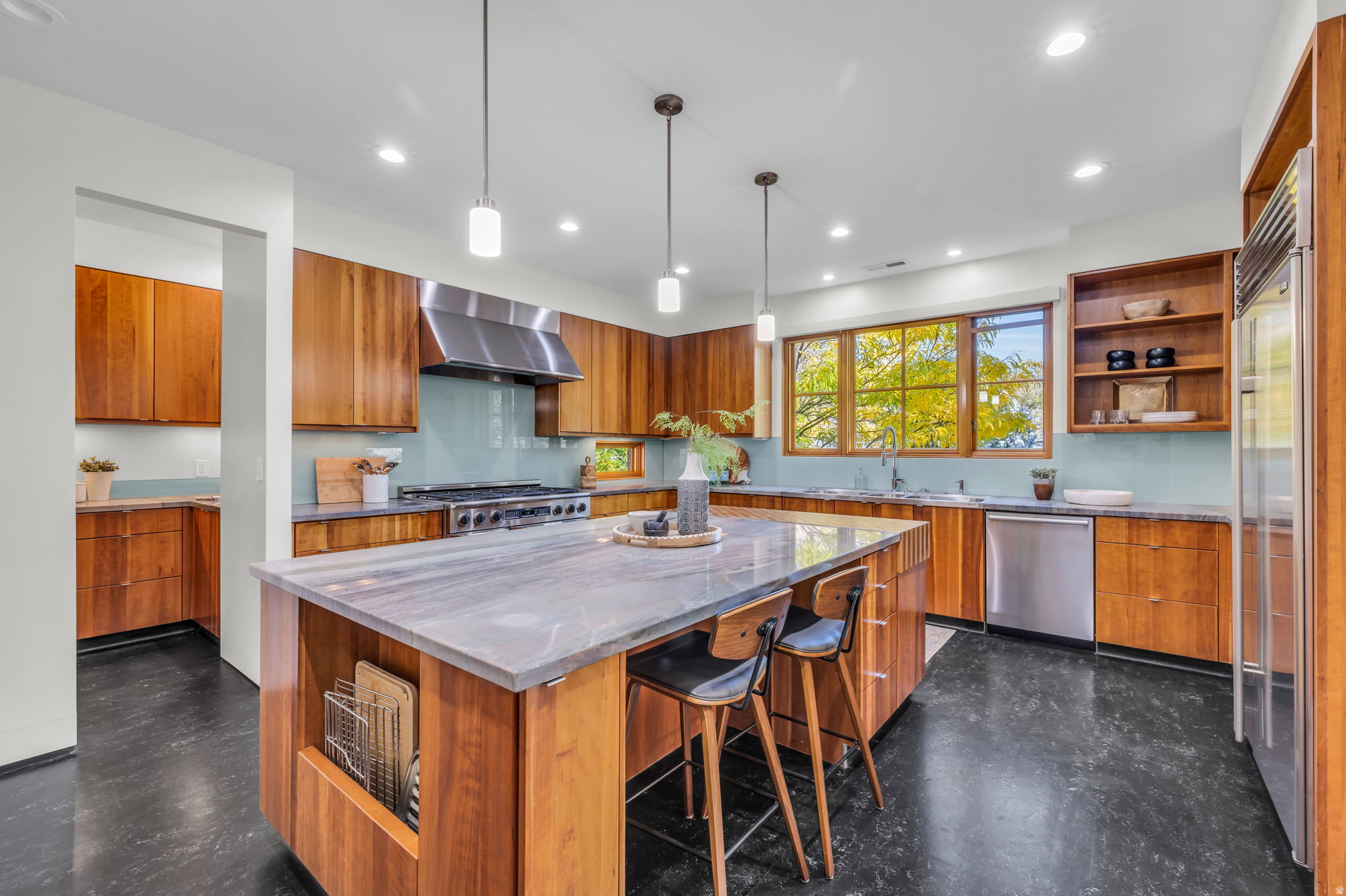 IVY COURT - Residential