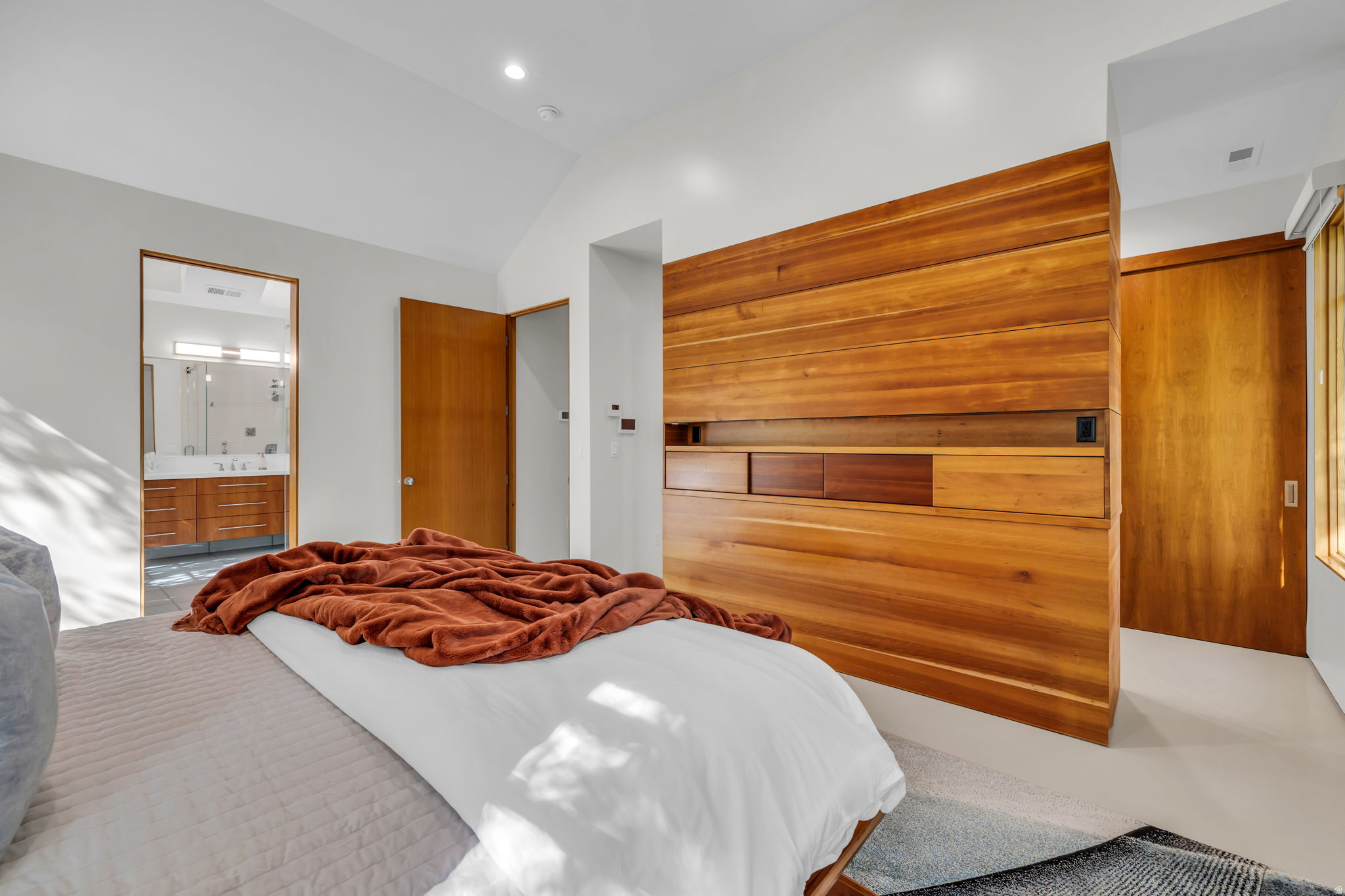 IVY COURT - Residential