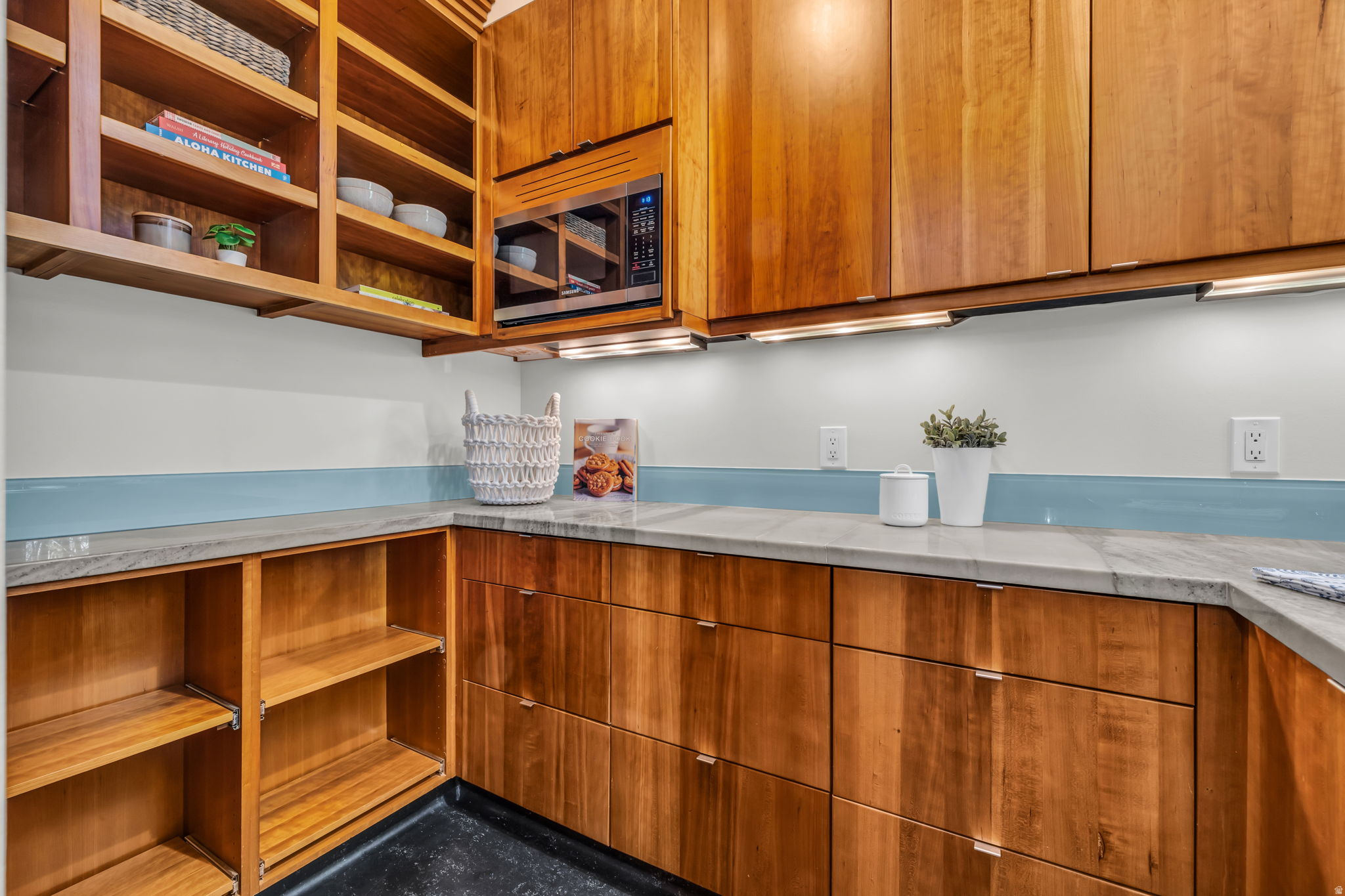 IVY COURT - Residential
