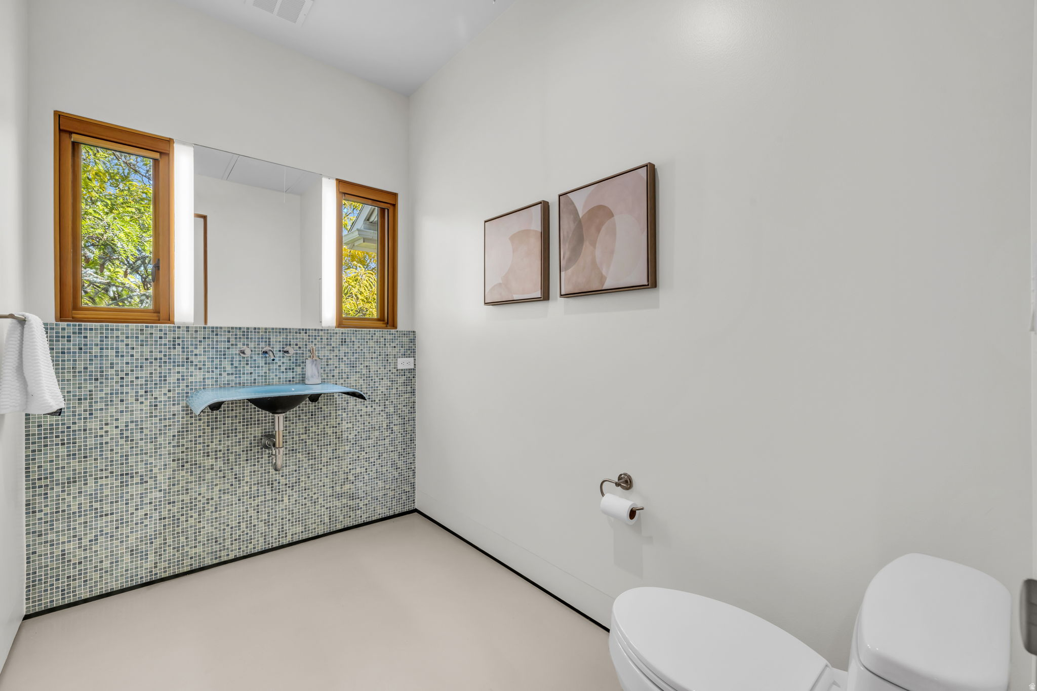 IVY COURT - Residential