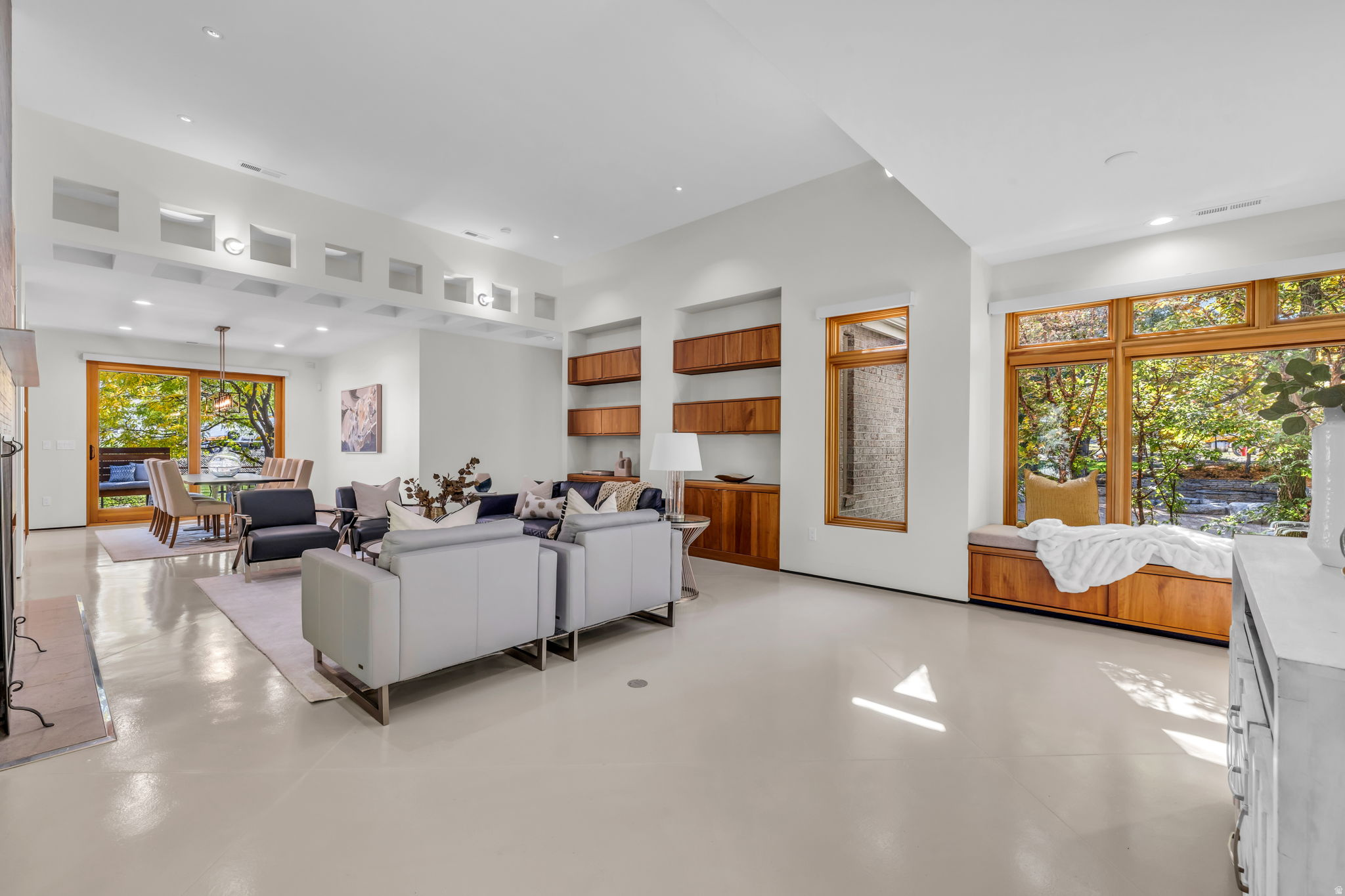 IVY COURT - Residential