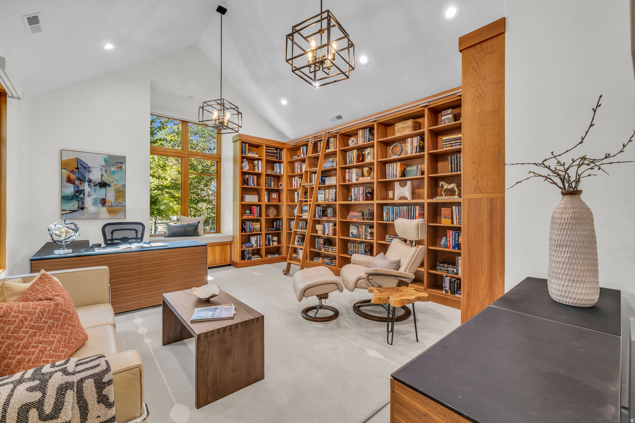 IVY COURT - Residential