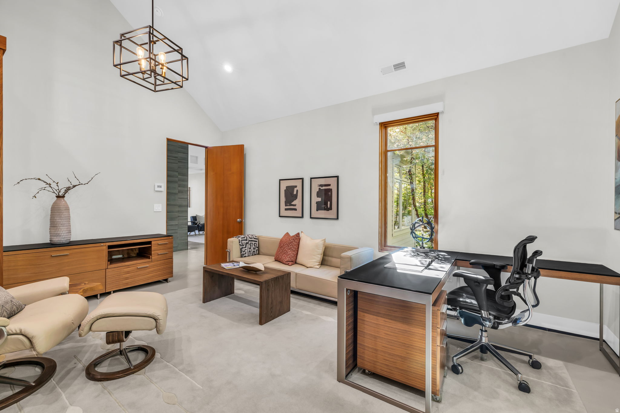 IVY COURT - Residential