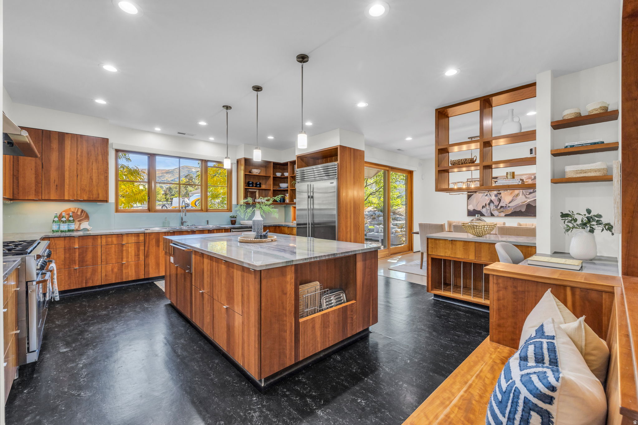 IVY COURT - Residential