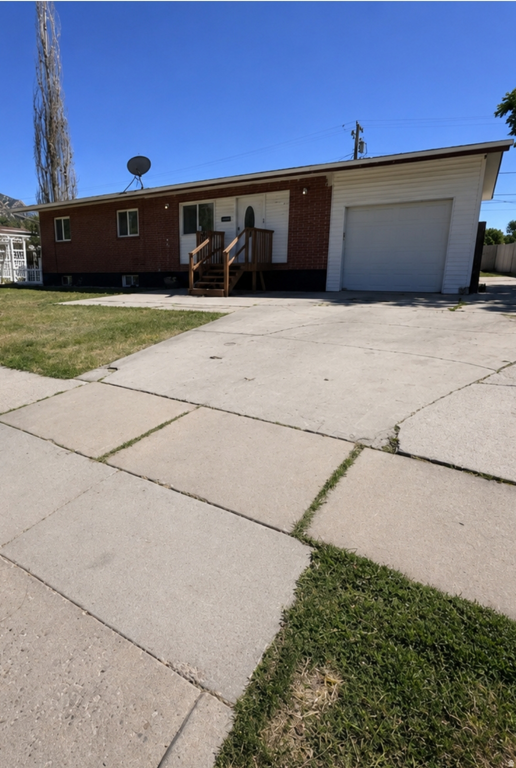 EYRIE MEADOW - Residential