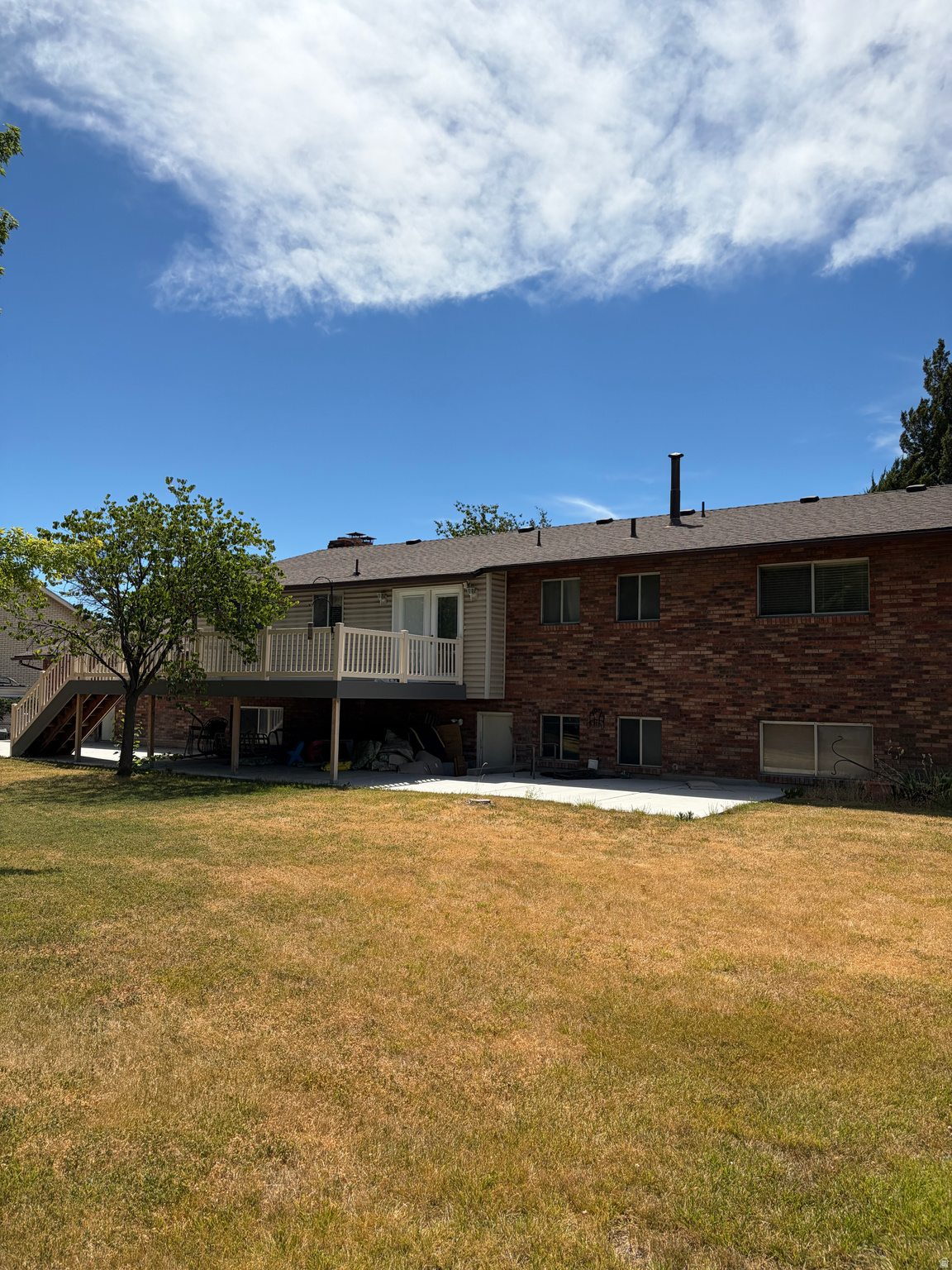 COUNTRY MEADOWS - Residential