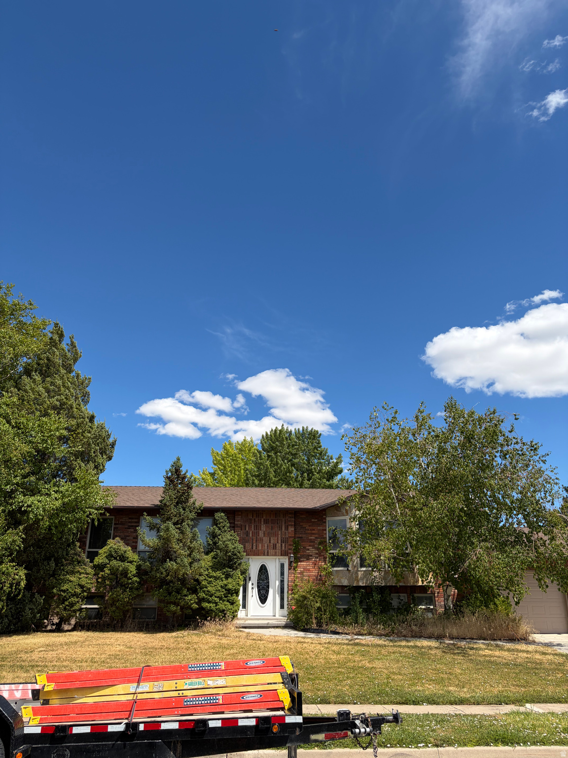 COUNTRY MEADOWS - Residential