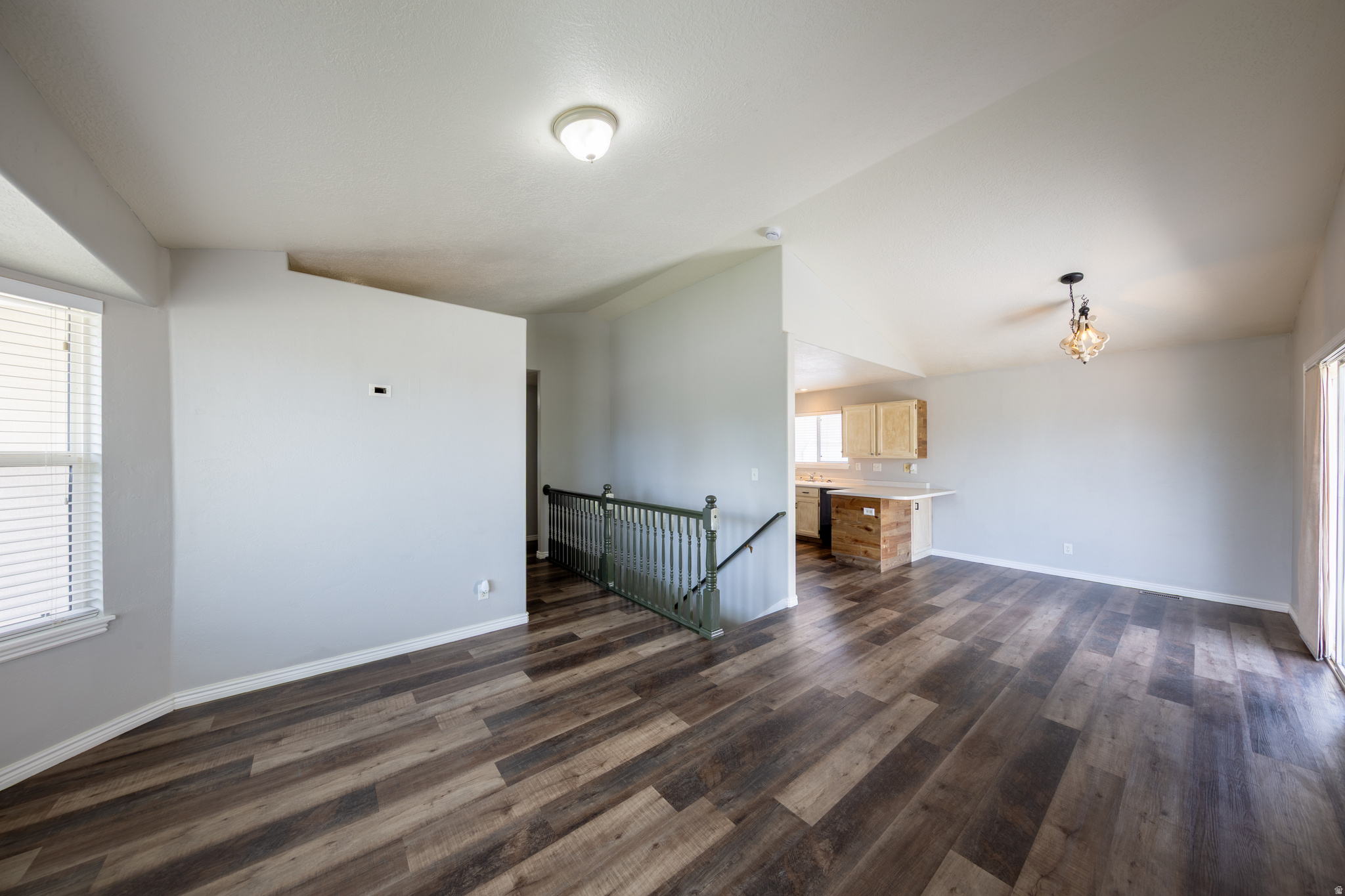 RED OAKS - Residential