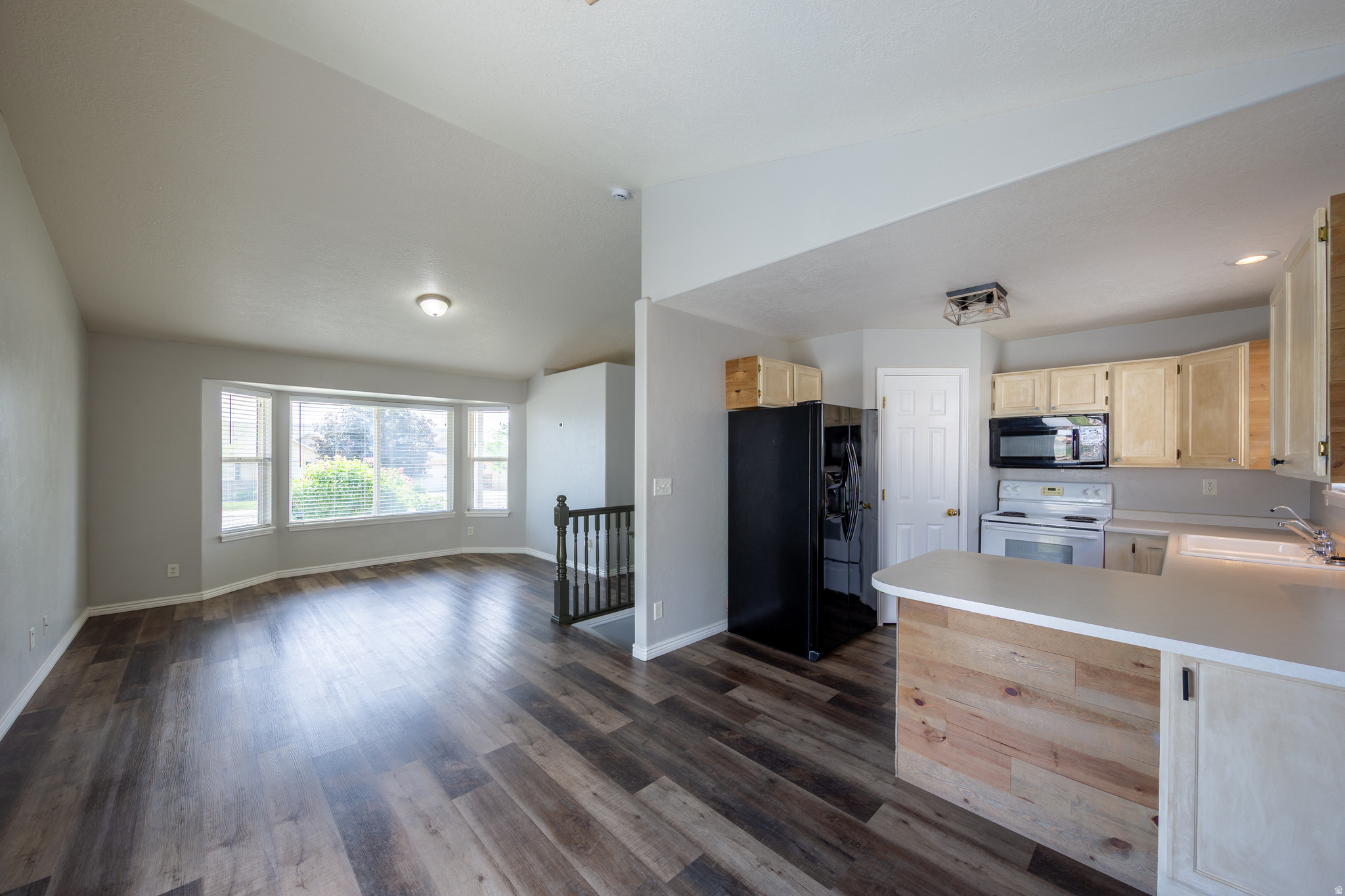RED OAKS - Residential