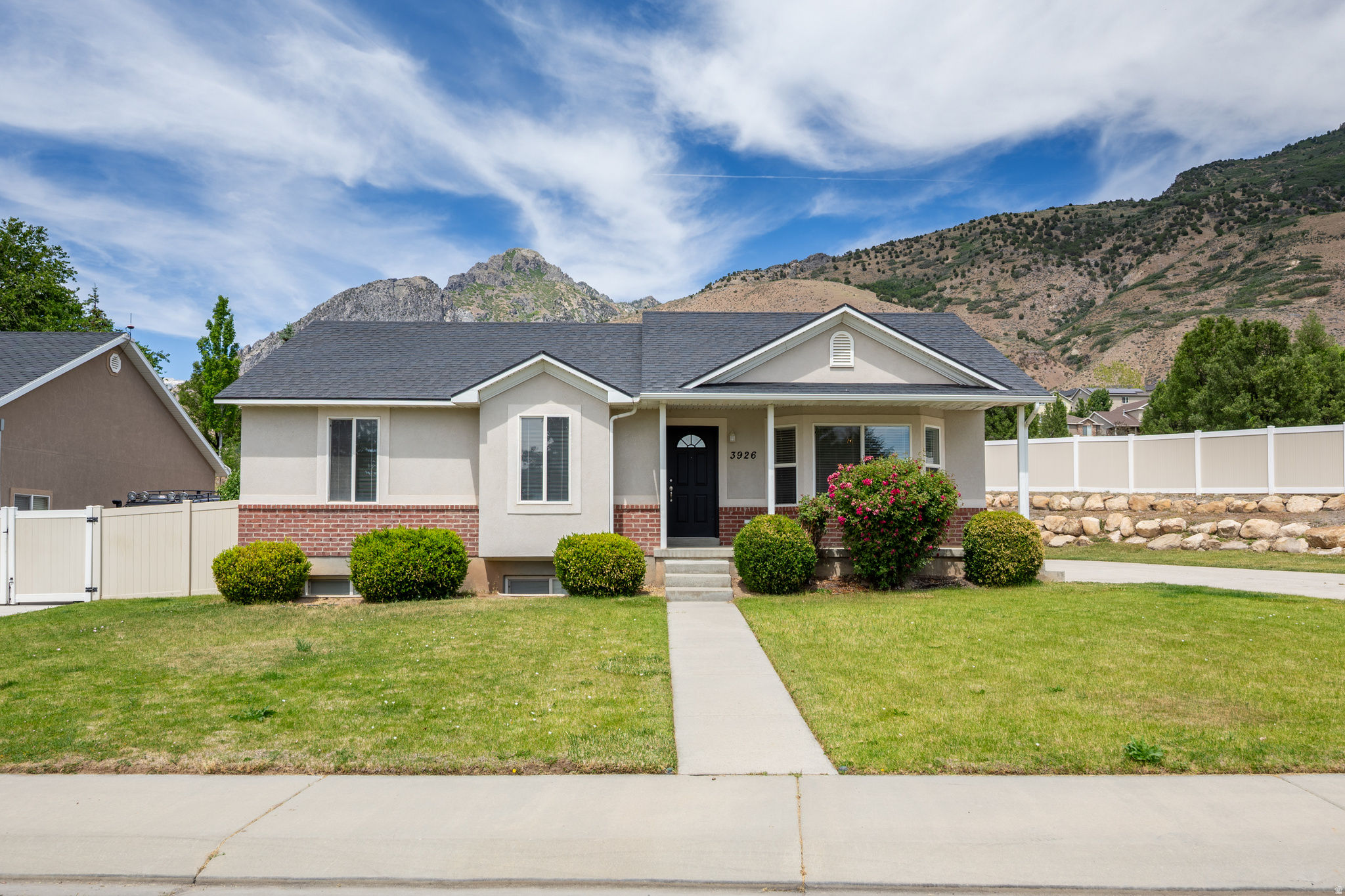 RED OAKS - Residential