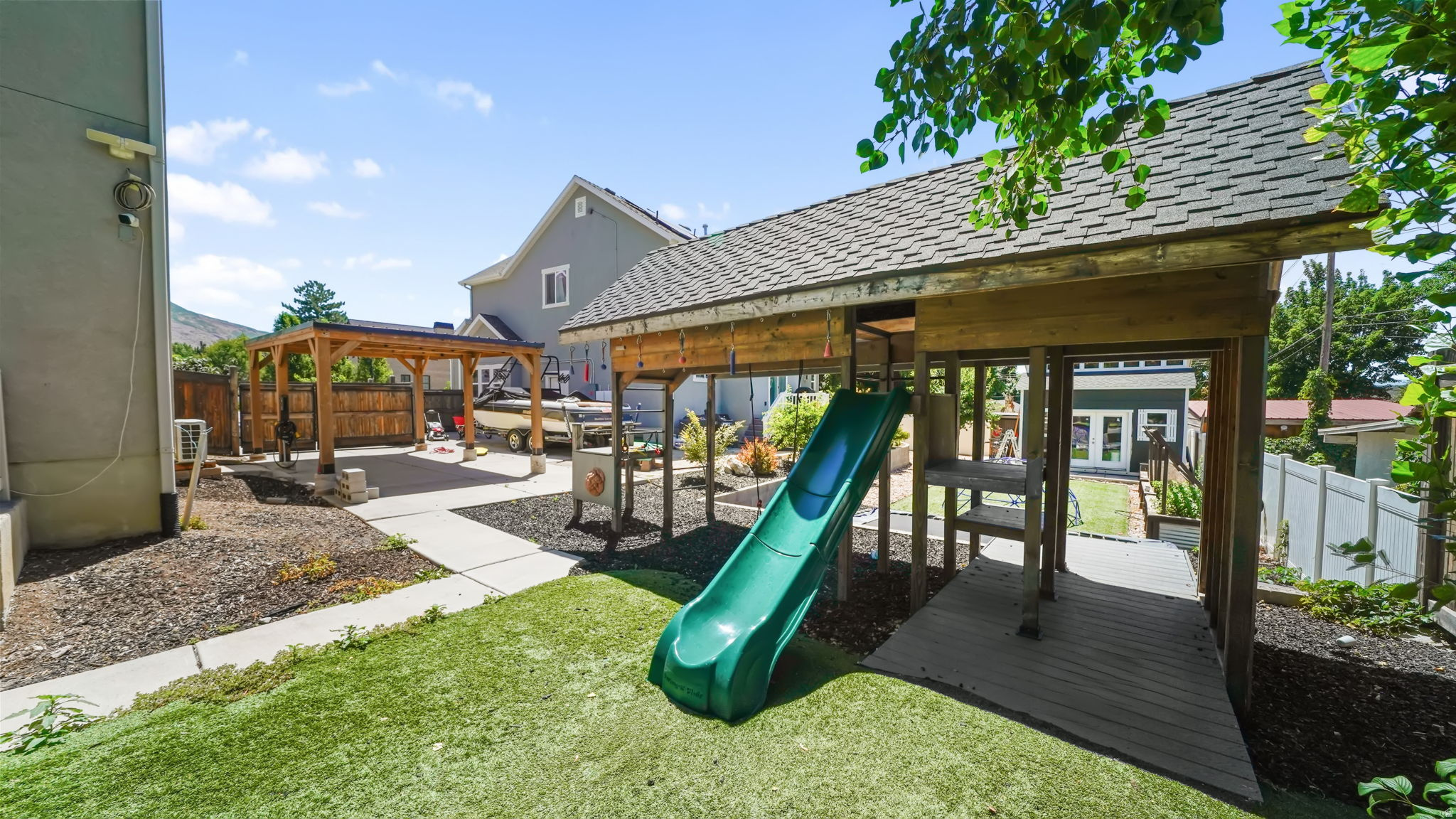 ORCHARD GROVE - Residential