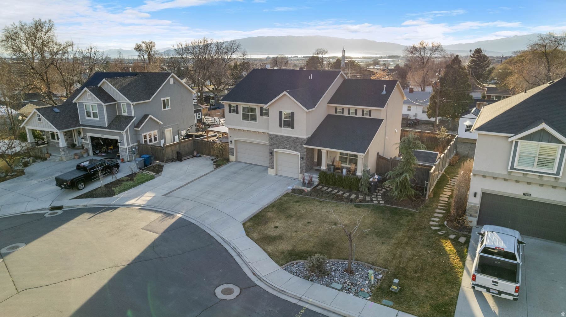ORCHARD GROVE - Residential