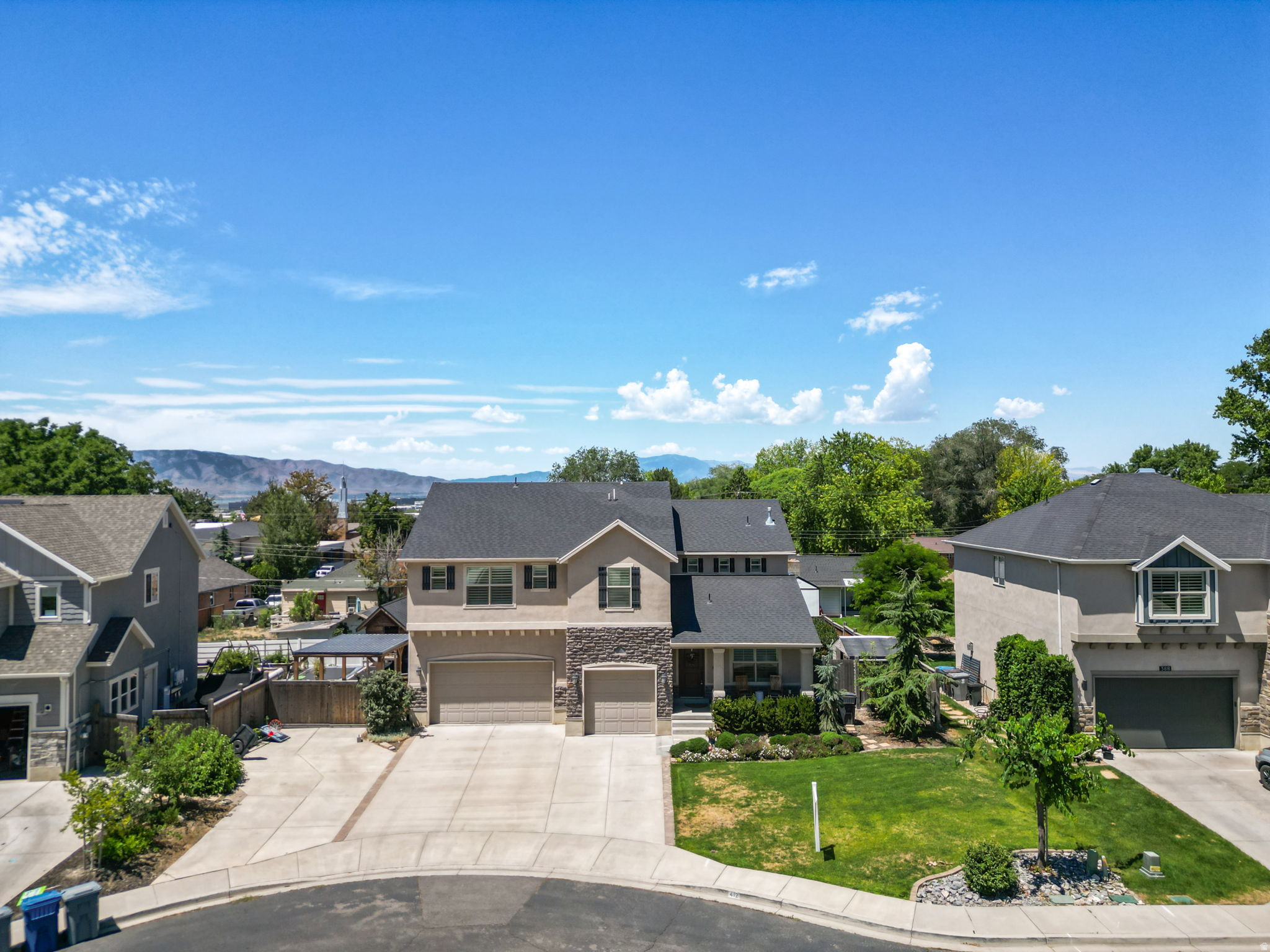 ORCHARD GROVE - Residential