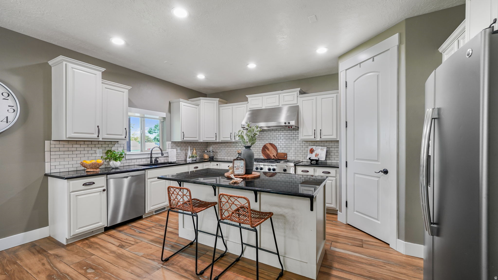 ORCHARD GROVE - Residential