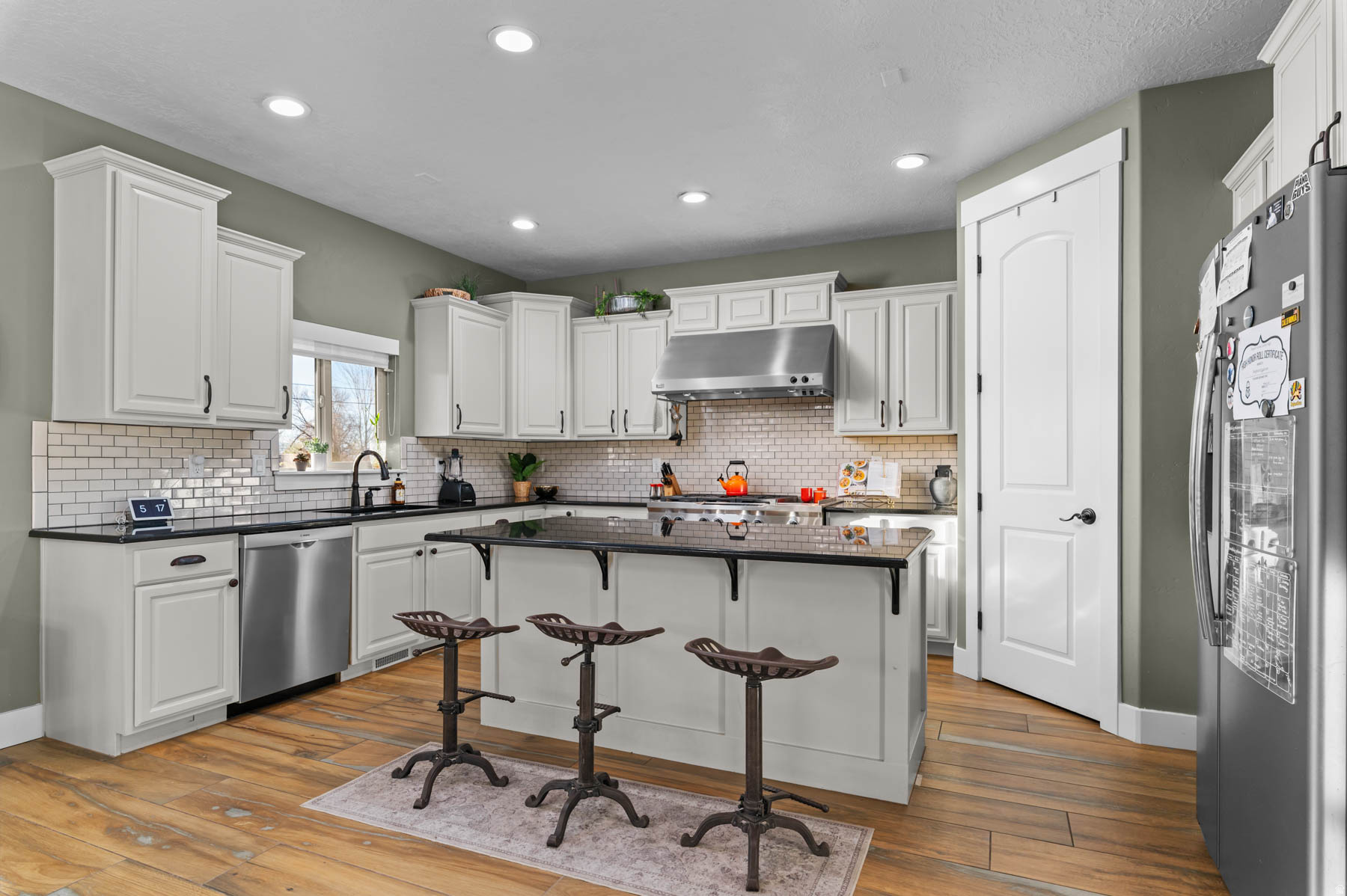 ORCHARD GROVE - Residential