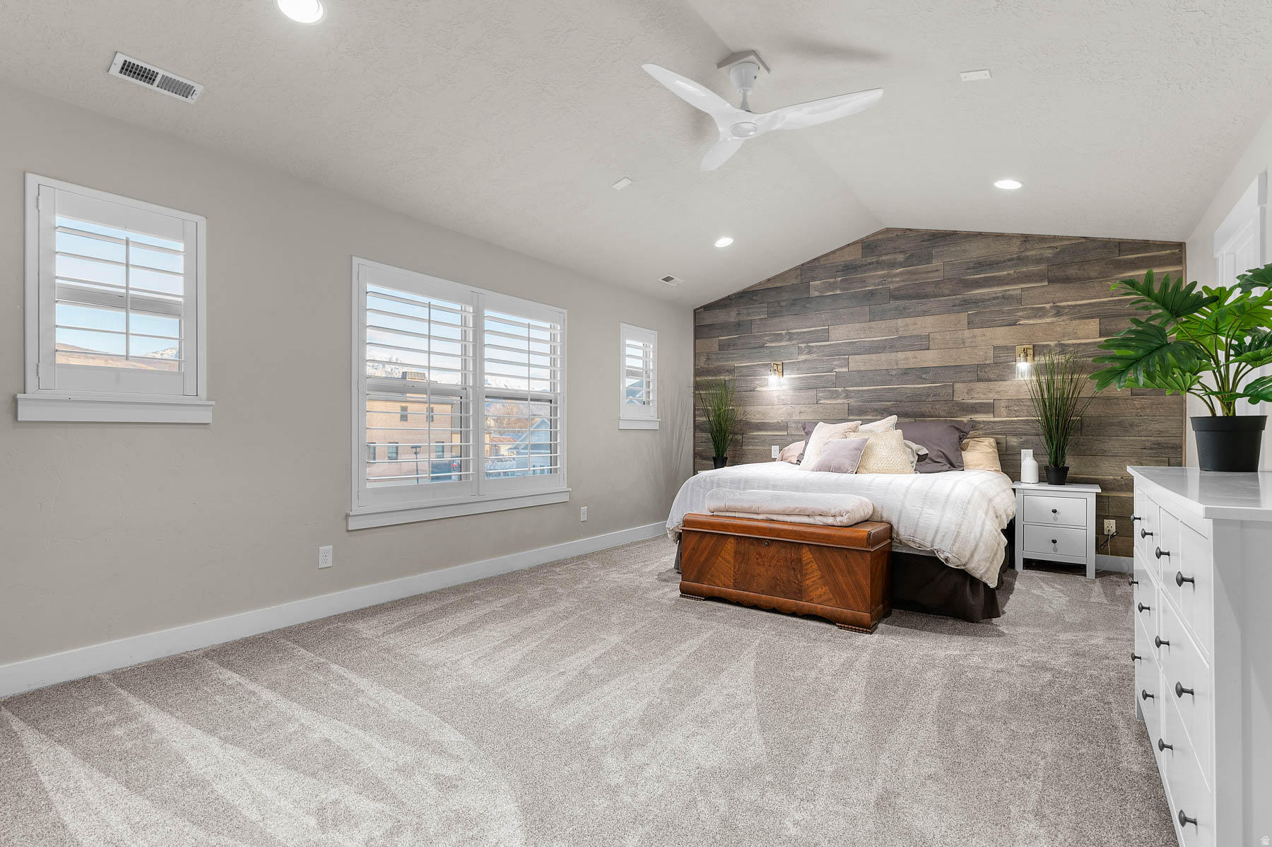 ORCHARD GROVE - Residential