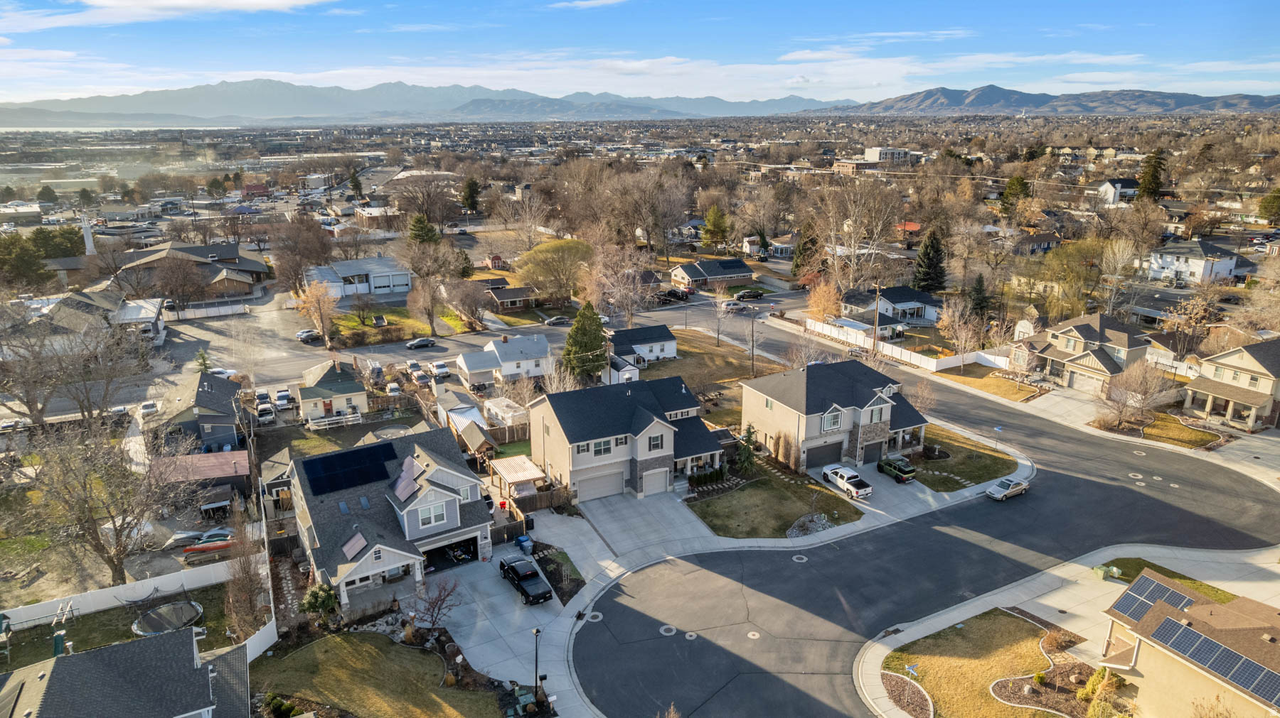 ORCHARD GROVE - Residential