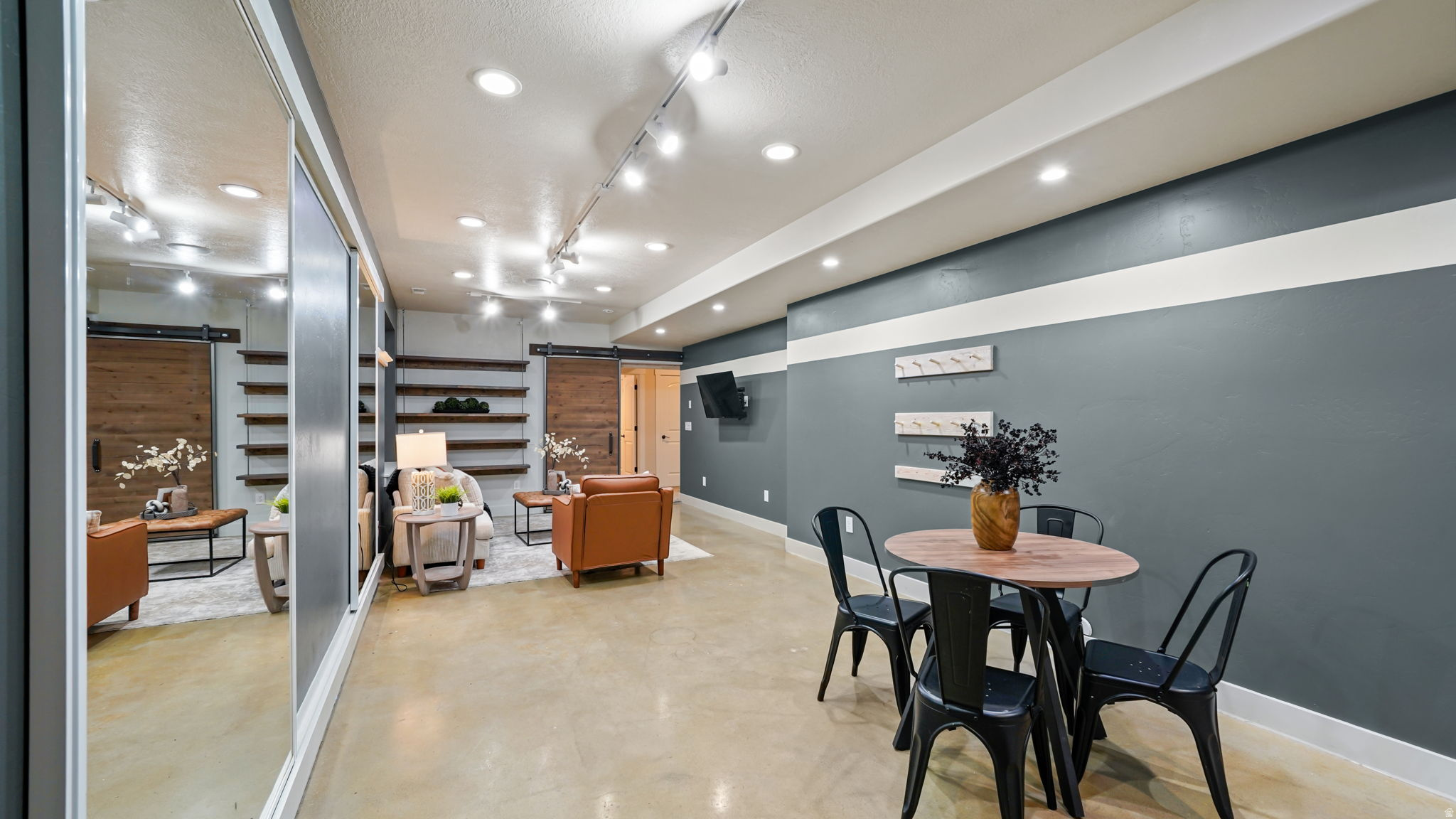 ORCHARD GROVE - Residential