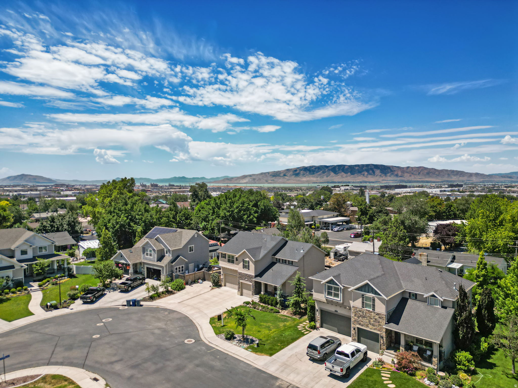 ORCHARD GROVE - Residential
