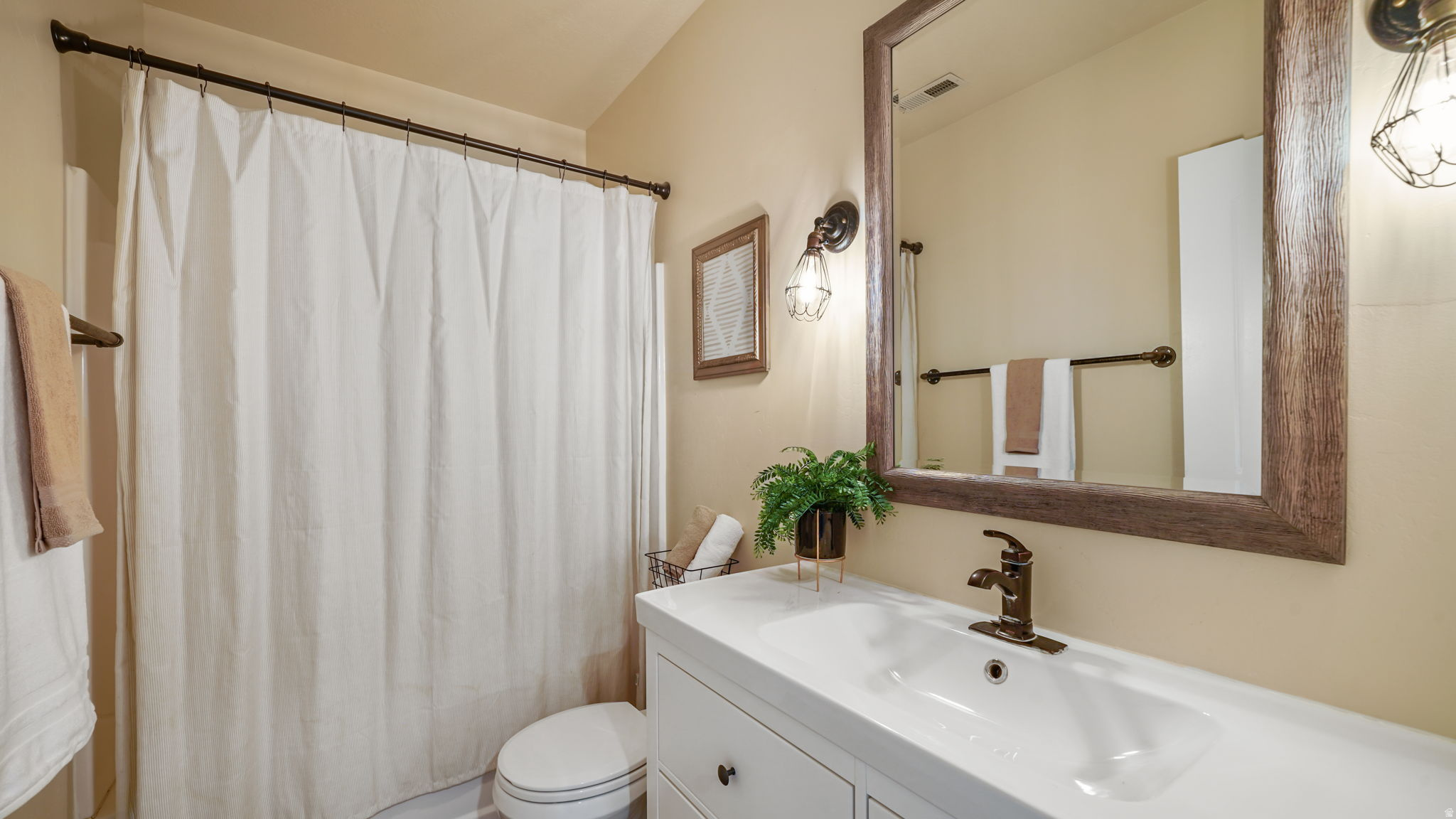 ORCHARD GROVE - Residential
