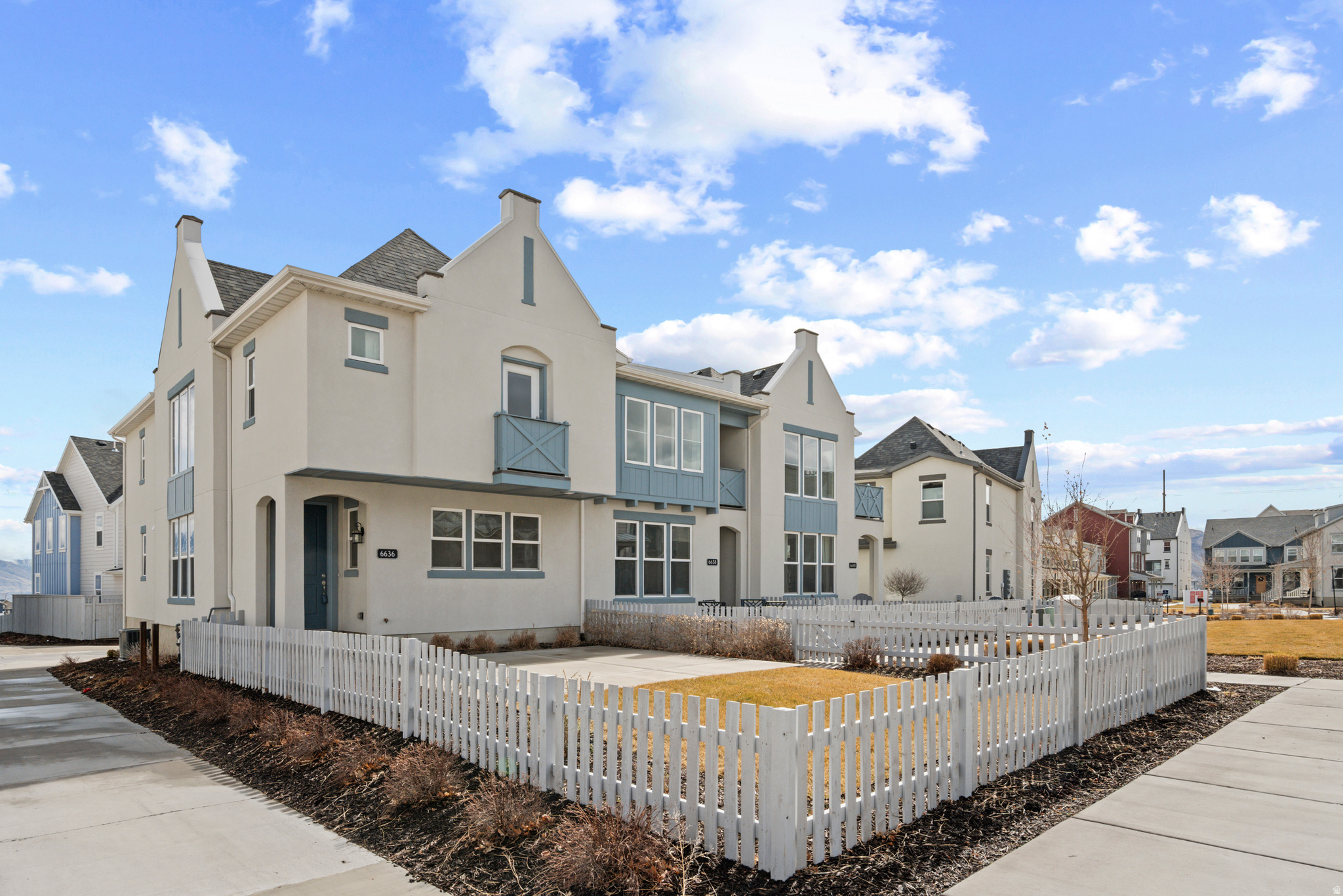 DAYBREAK - Residential