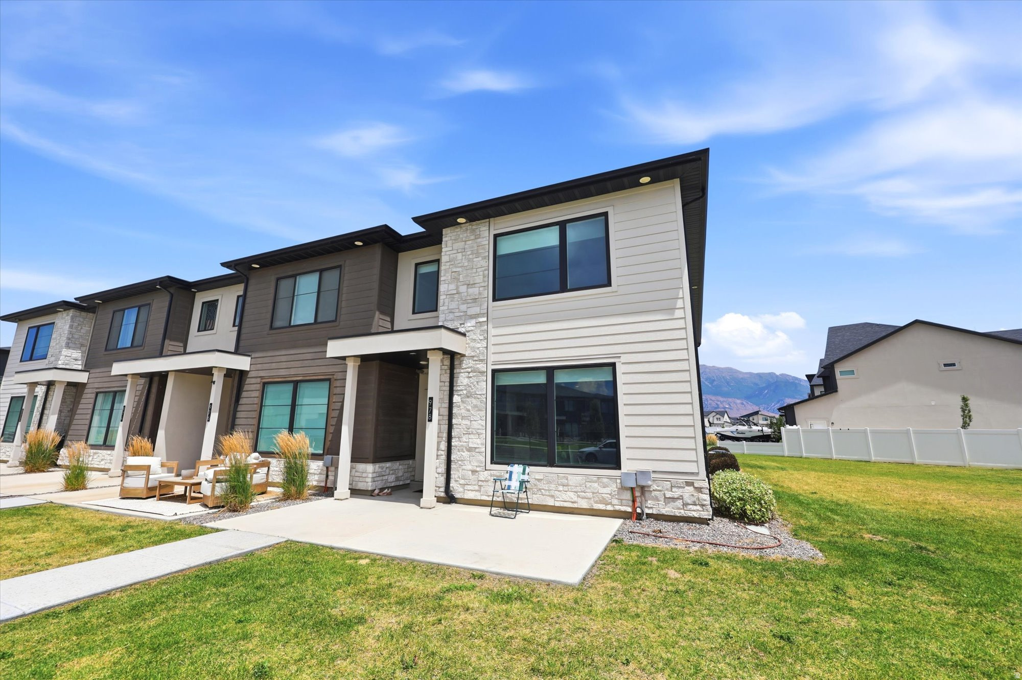 LAKE SHORE LANDING - Residential