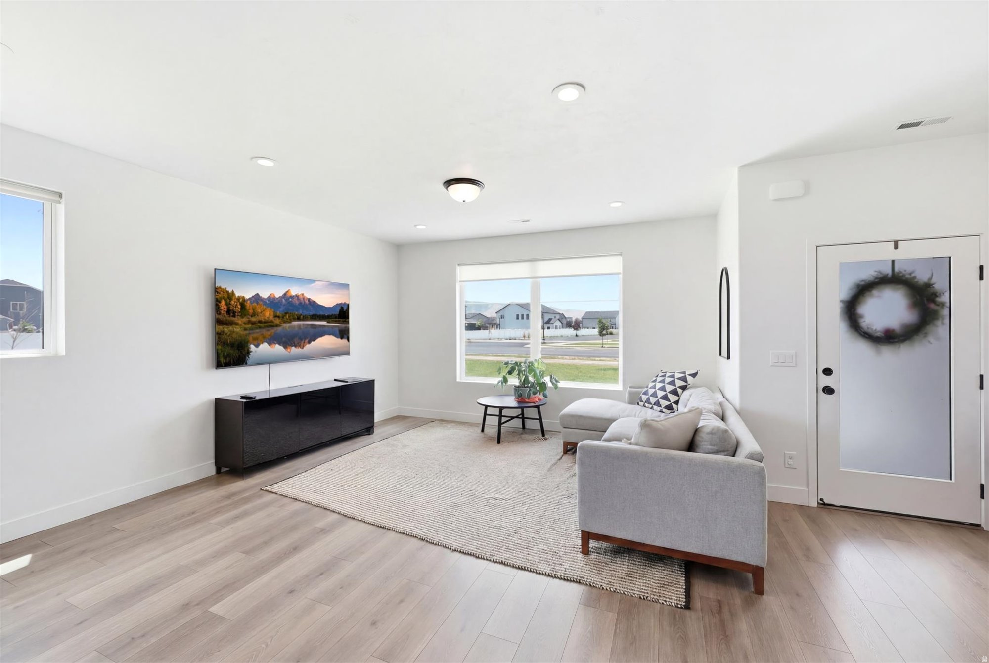 LAKE SHORE LANDING - Residential