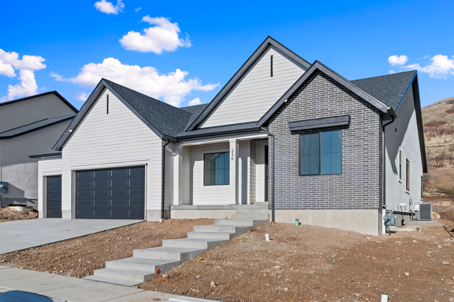 MOUNTAINSIDE ESTATES - Residential