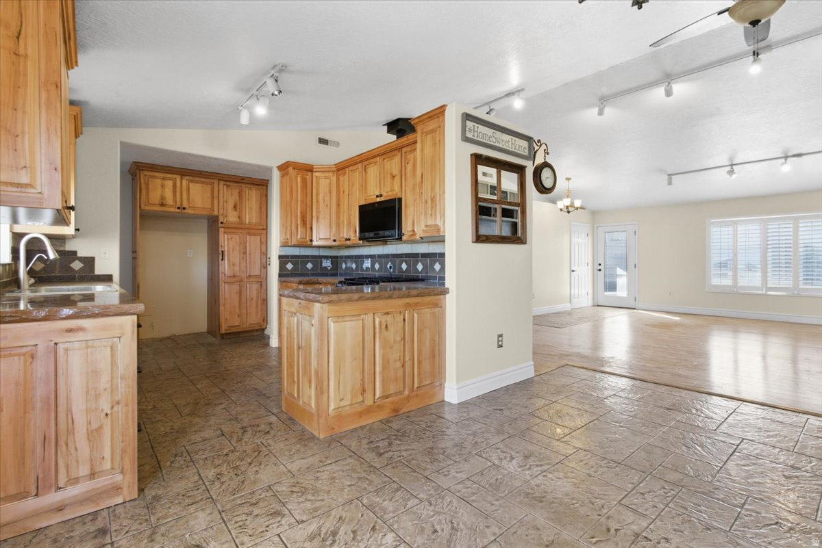 OAKER HILLS - Residential