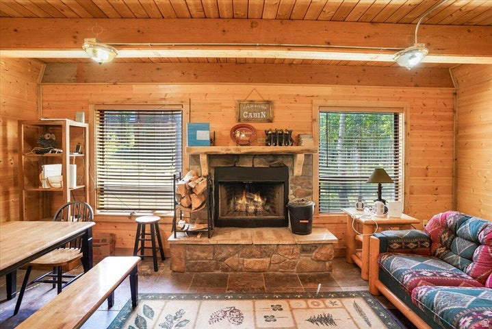 TIMBER LAKES - Residential