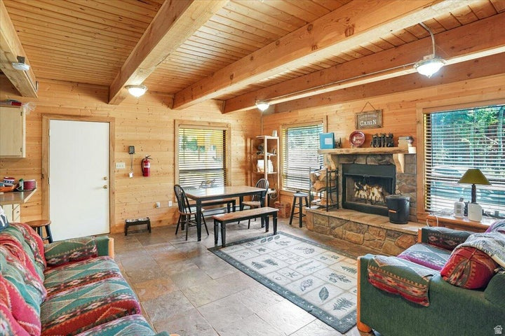 TIMBER LAKES - Residential
