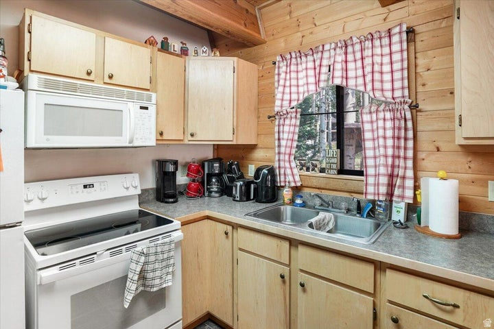 TIMBER LAKES - Residential