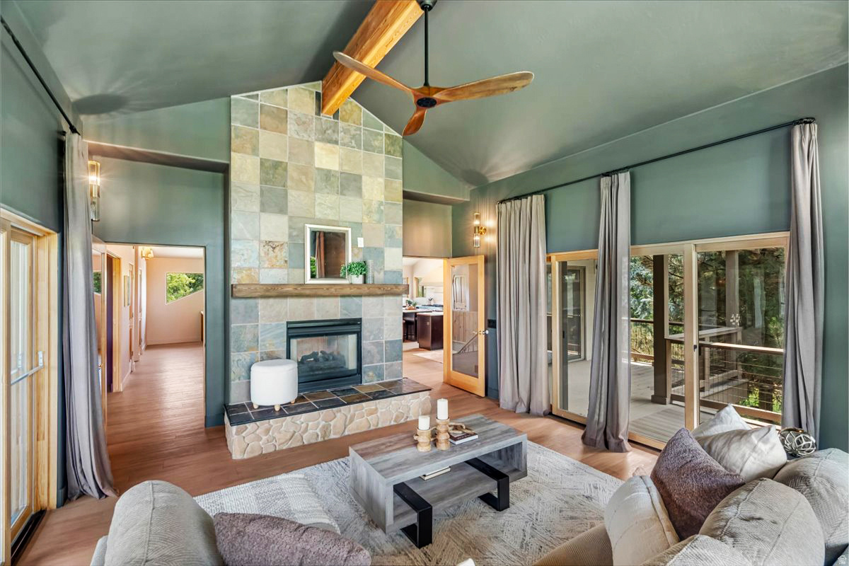 DANIELS RANCH - Residential