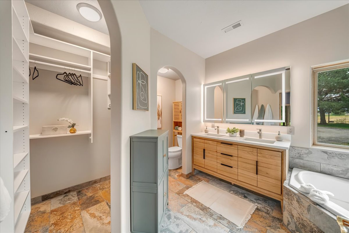 DANIELS RANCH - Residential