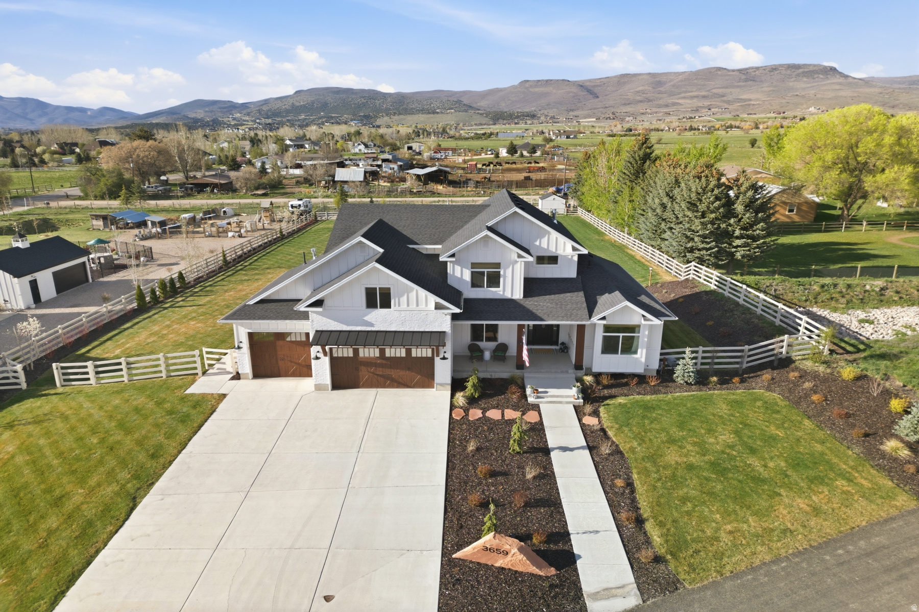 CENTER CREEK MEADOWS - Residential