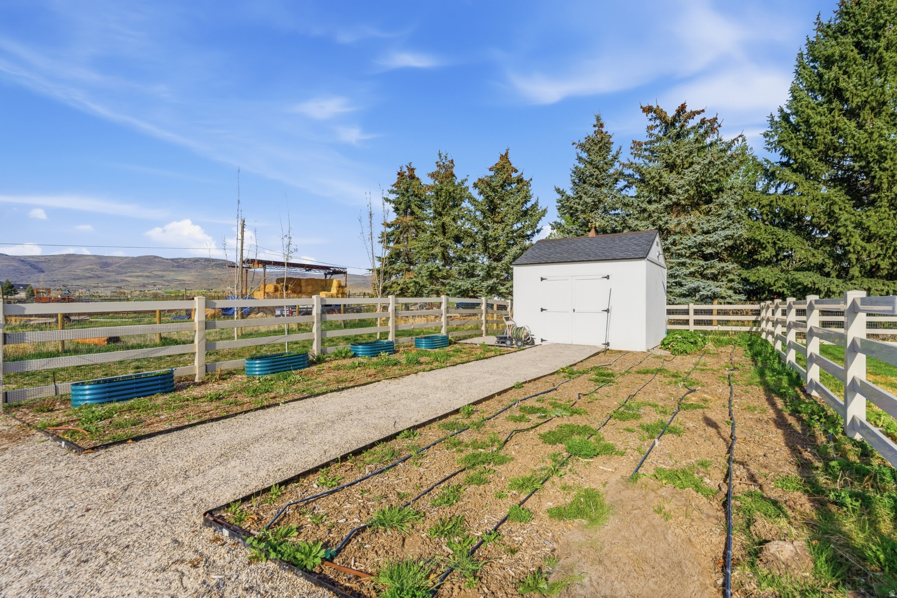 CENTER CREEK MEADOWS - Residential