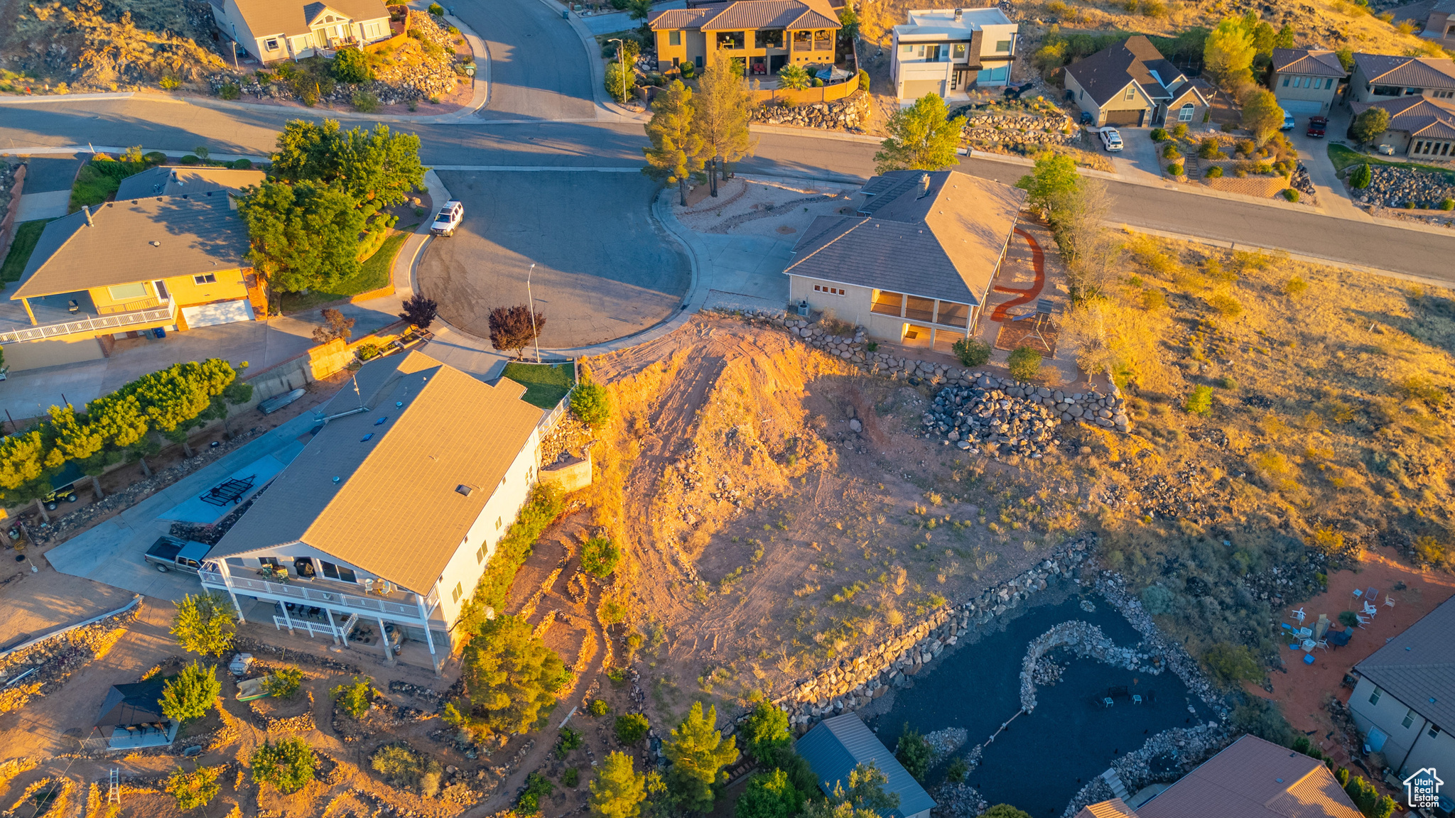 Experience luxury with this custom-built home, located on a beautiful hillside in Spilsbury Court. The home will have high-quality finishes and top upgrades throughout. Secure your dream home today and enjoy stunning views and exceptional craftsmanship. Act now to personalize every detail to your liking!