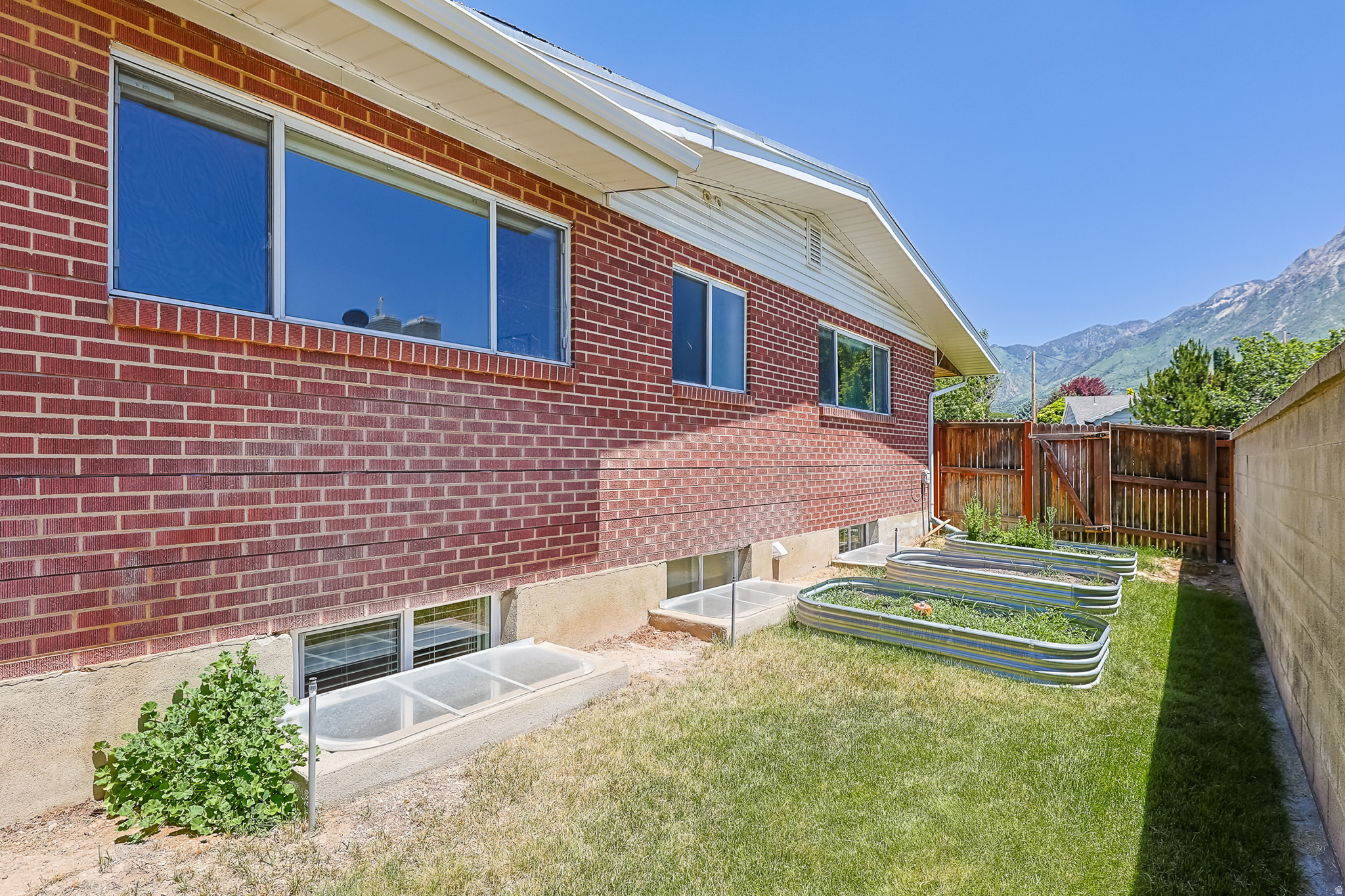 BLUE RIBBON ACRES - Residential