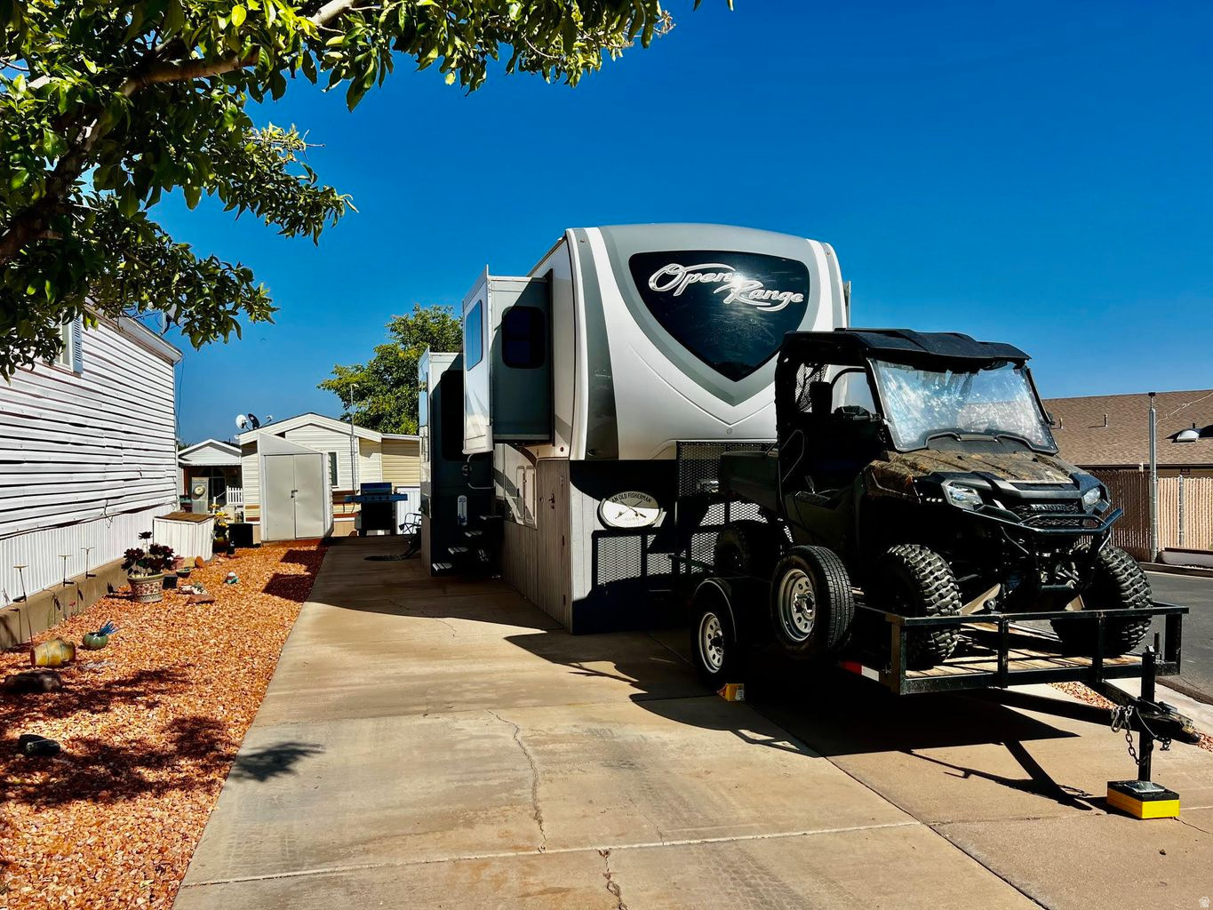CANYON BREEZE RV RESORT - Land