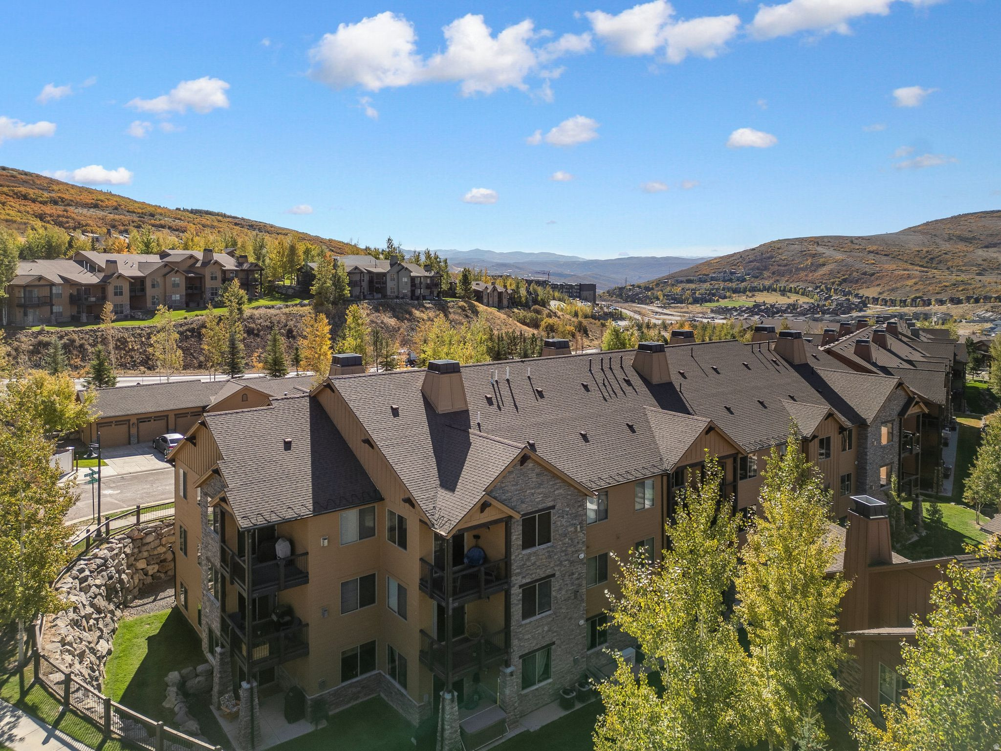BLACK ROCK RIDGE - Residential