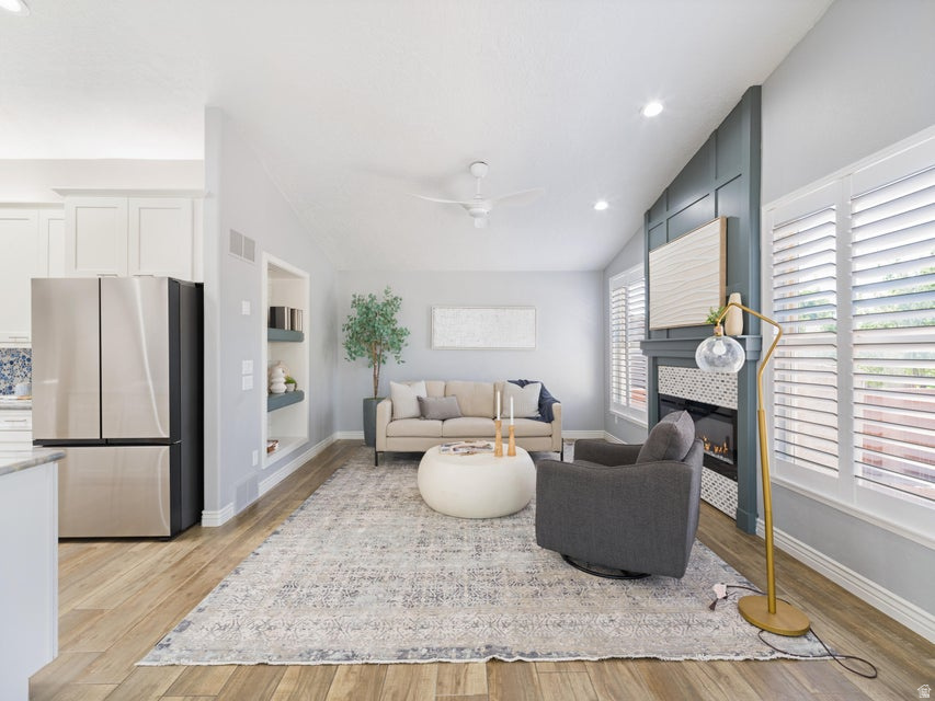 BLOOMINGTON HILLS - Residential
