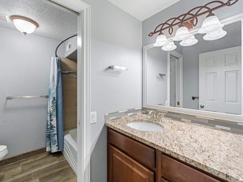 BLOOMINGTON HILLS - Residential