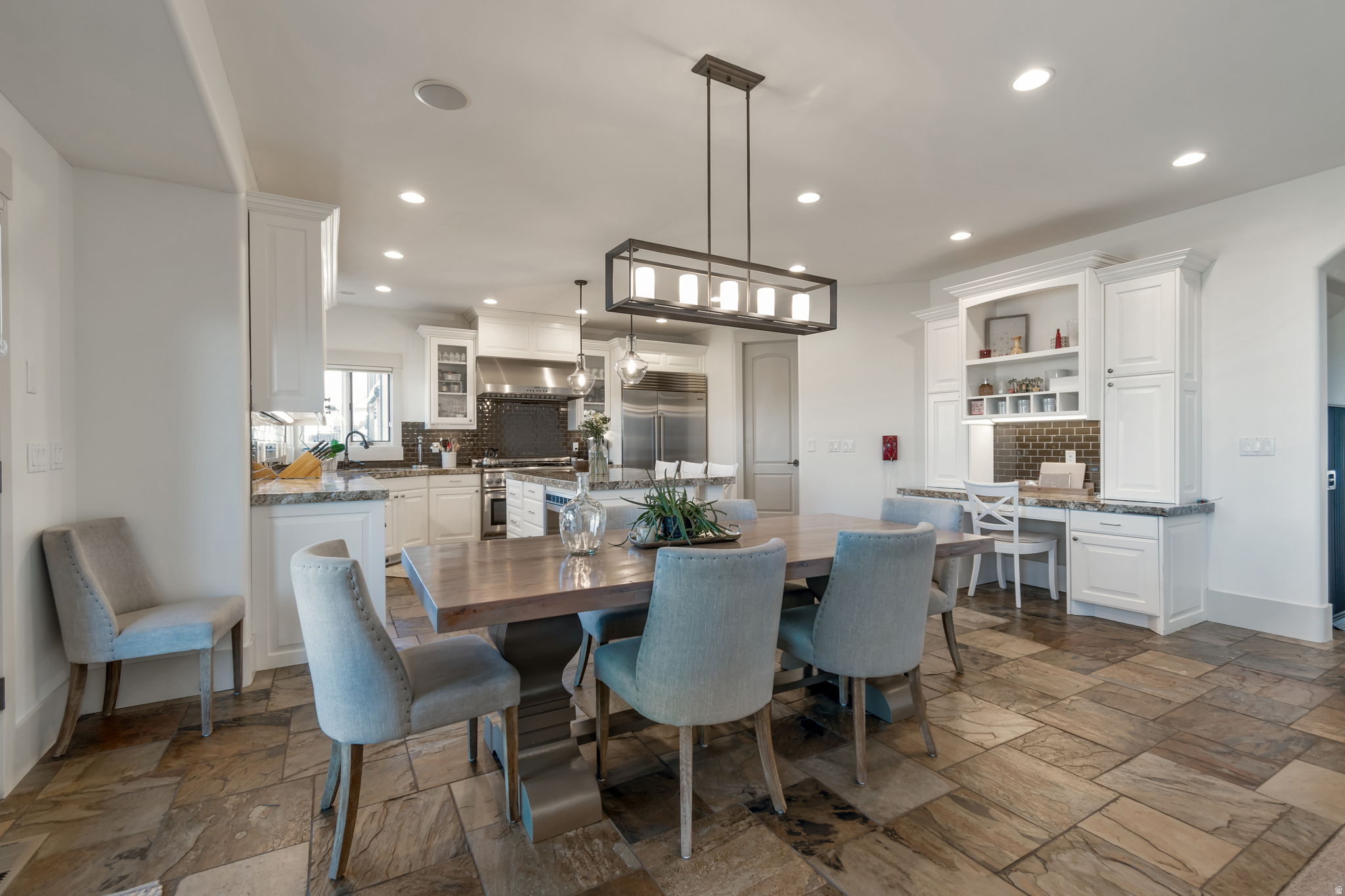LAKE CRE - Residential