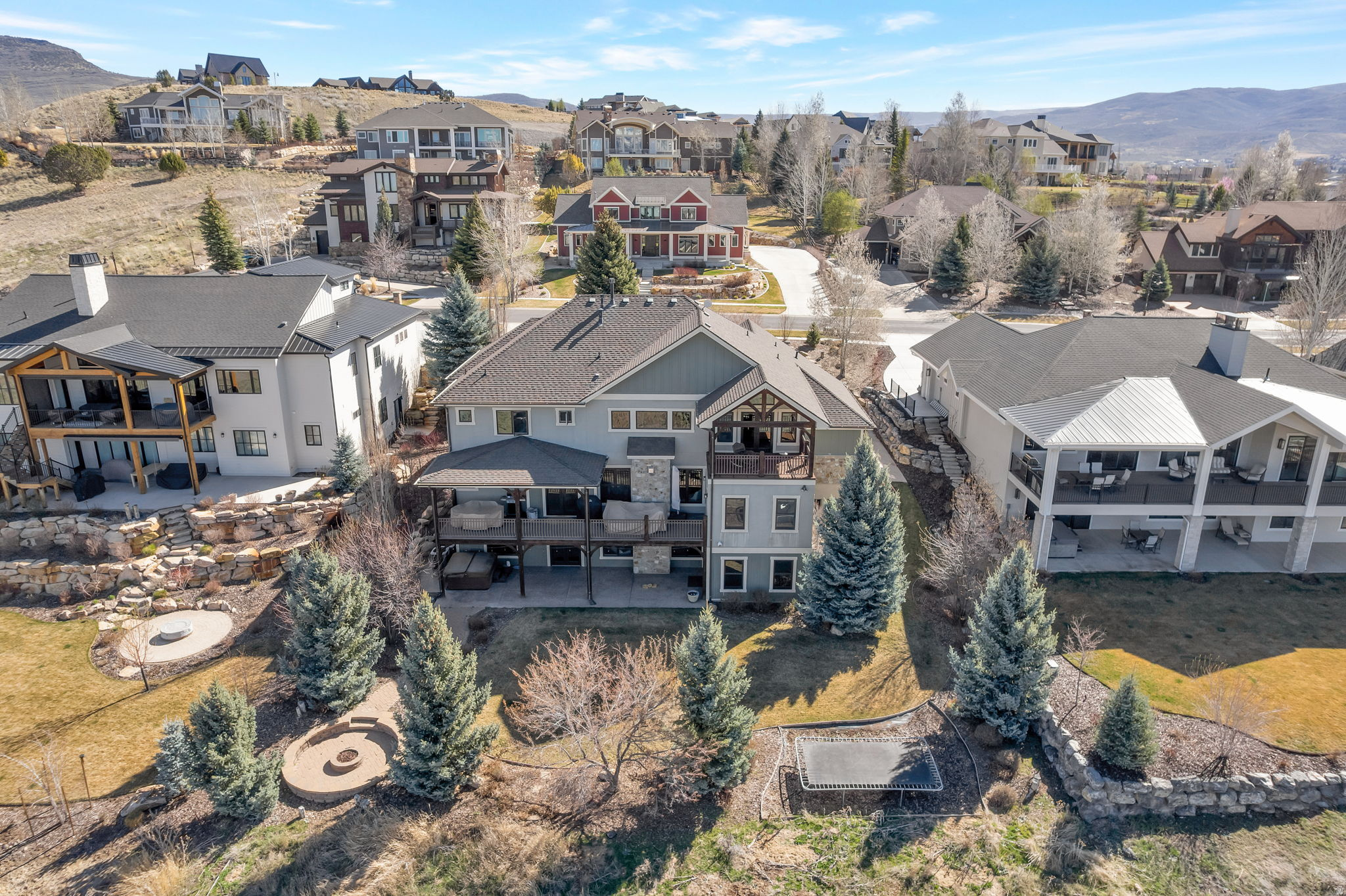 LAKE CRE - Residential