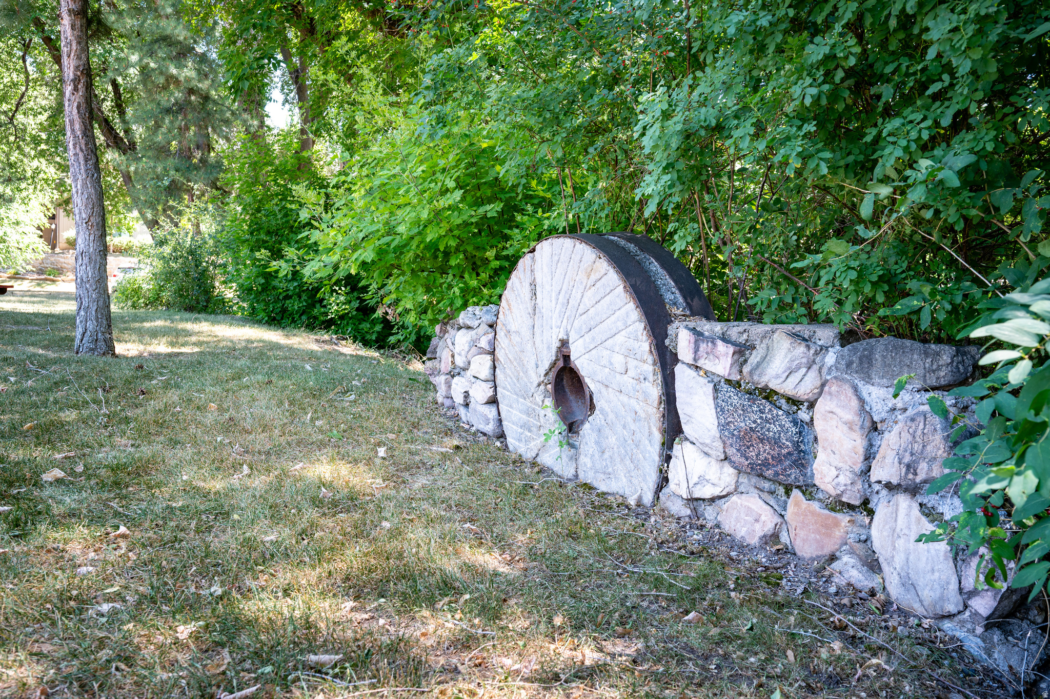 MILLSTONE MANOR - Residential