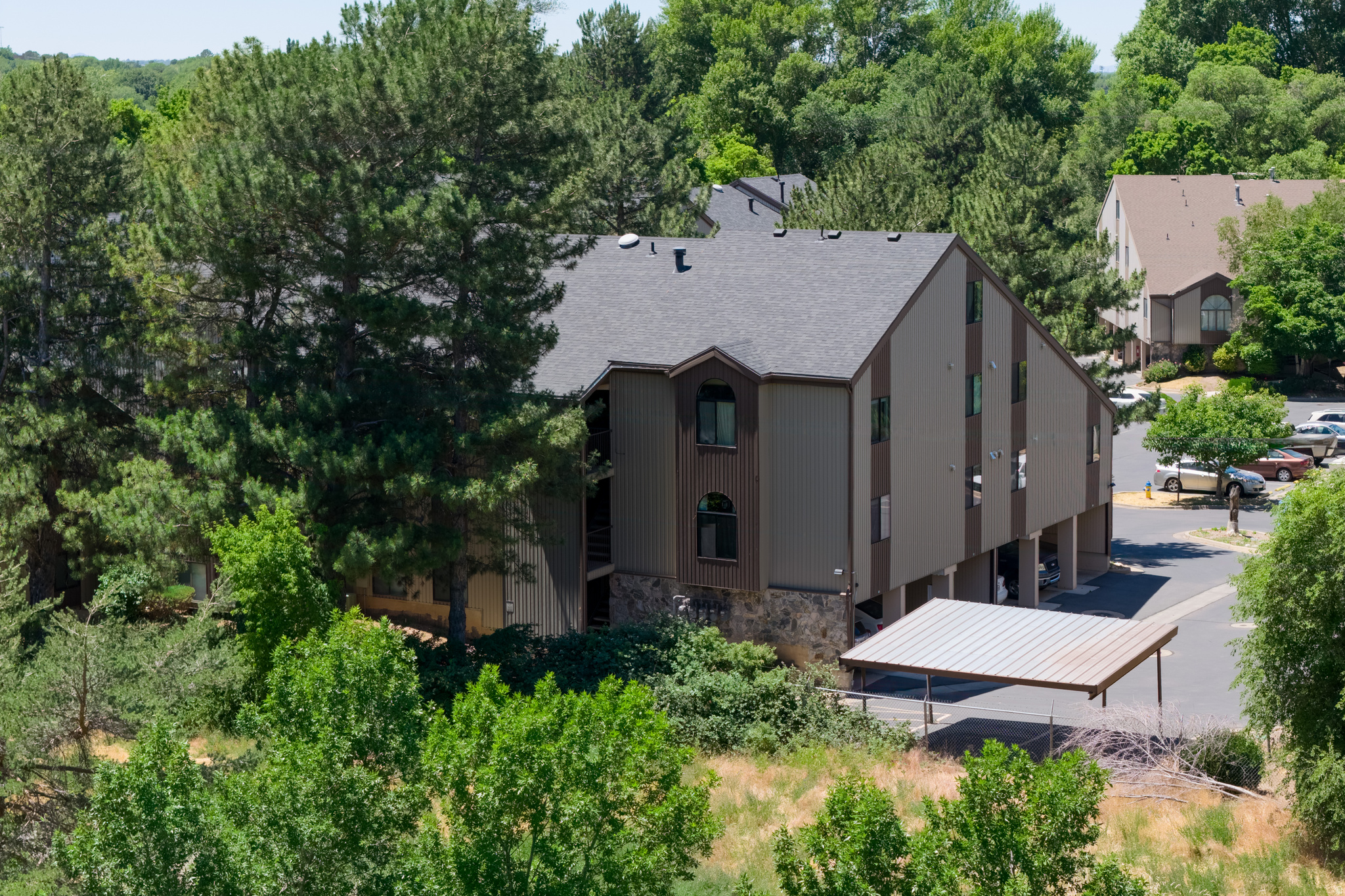 Enjoy stunning mountain views from this inviting 2-bedroom condo in Millstone Manor. Residents have access to a gated community pool and appreciate the property's convenient location near hiking and biking trails, Pineview Reservoir, and several area ski resorts. Whether you're looking for outdoor recreation, scenic surroundings, or low-maintenance living, this condo offers an exceptional opportunity to enjoy all that Northern Utah has to offer.
