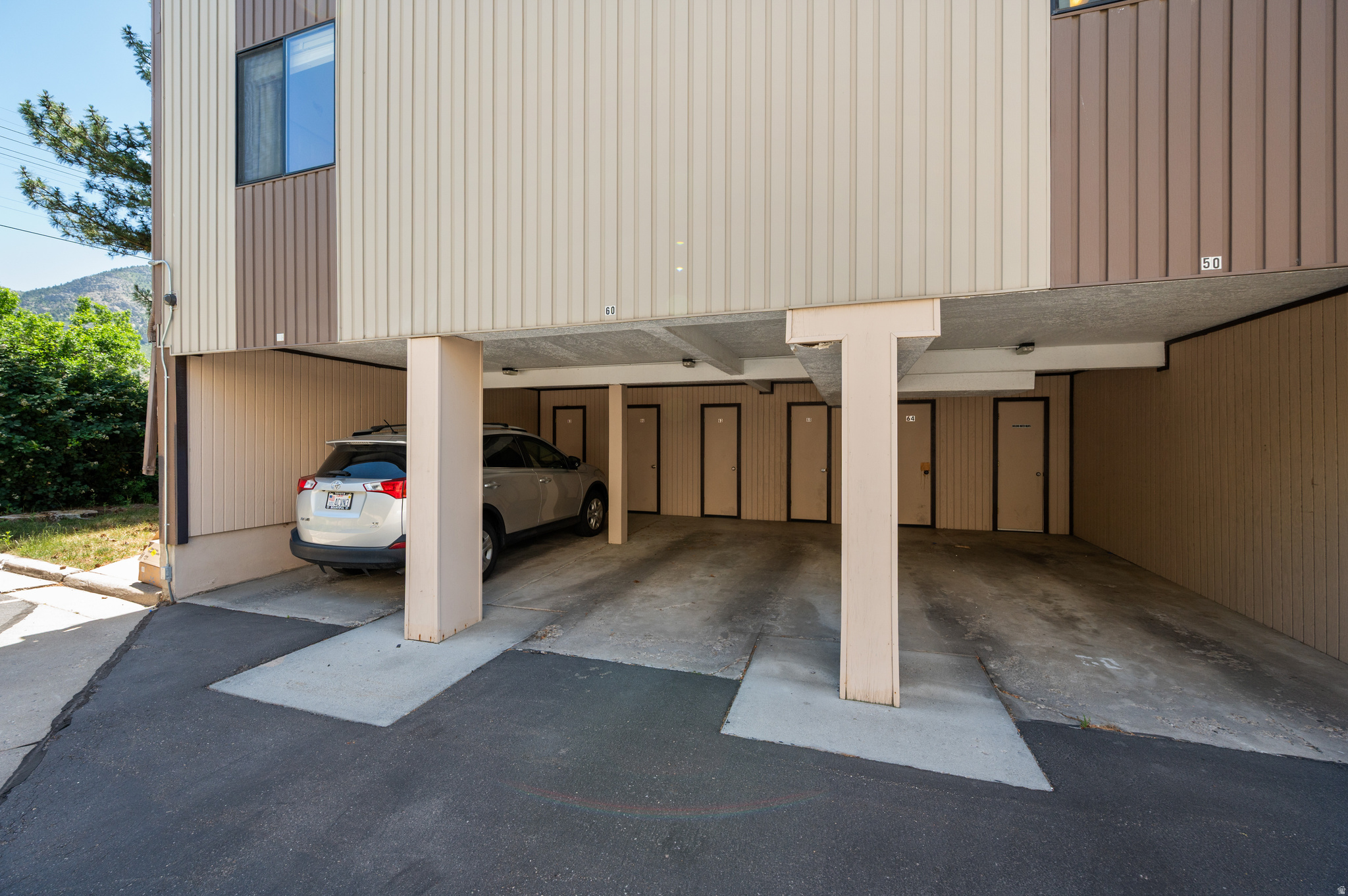 MILLSTONE MANOR - Residential