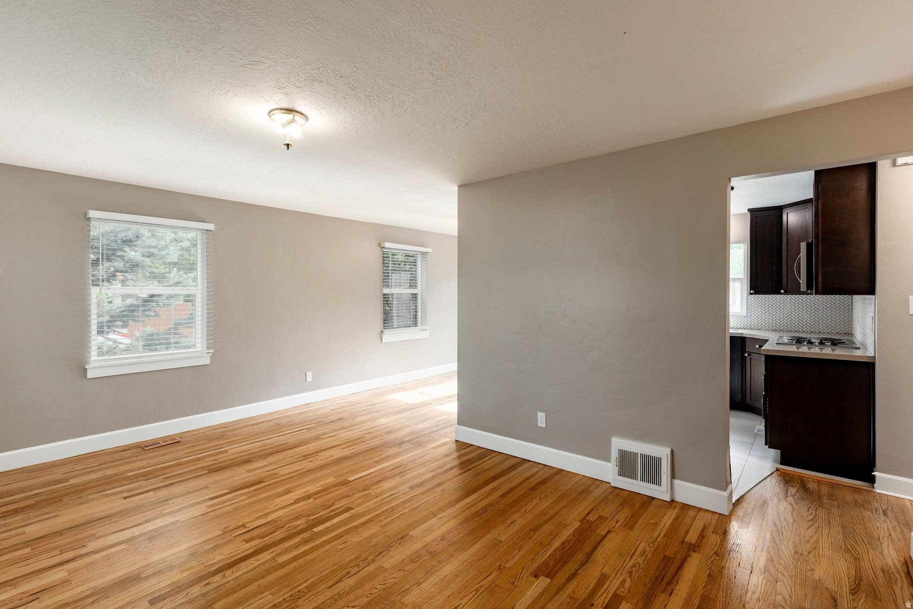 MOUNTAIR ACRES - Residential